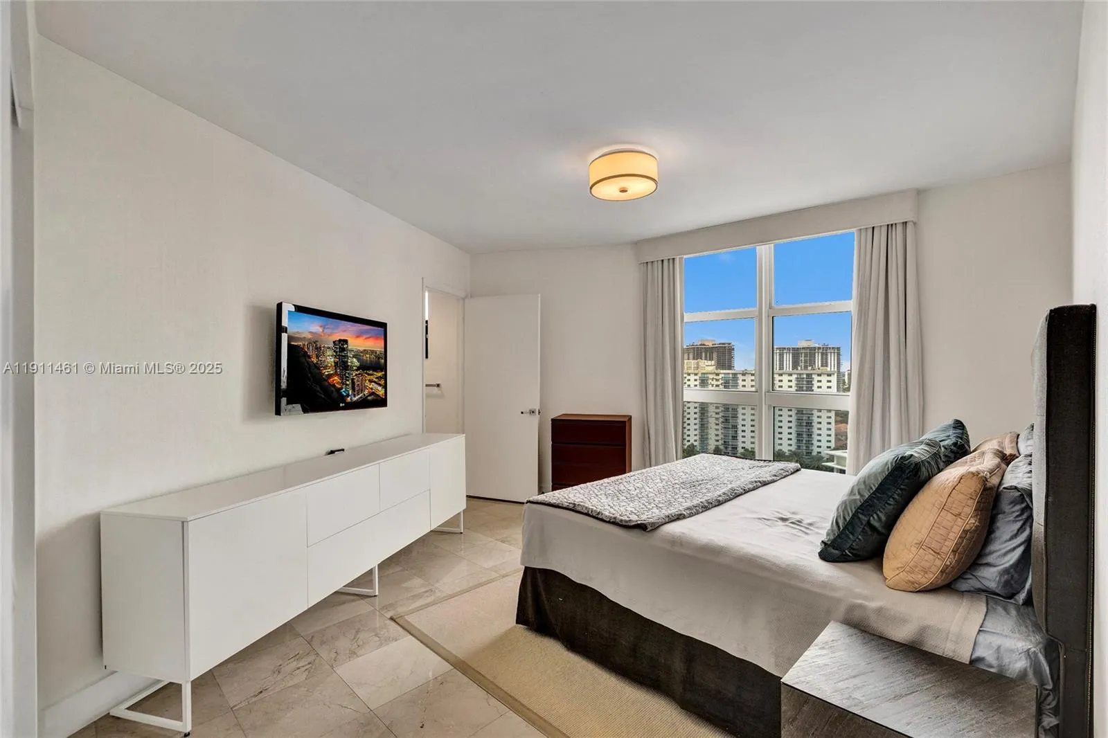 19111 Collins Ave 1602, Sunny Isles Beach, Florida, Sunny Isles Beach, Florida 33160, 3 Bedrooms Bedrooms, ,2 BathroomsBathrooms,Residential,For Sale,19111 Collins Ave 1602, Sunny Isles Beach, Florida,A11911461