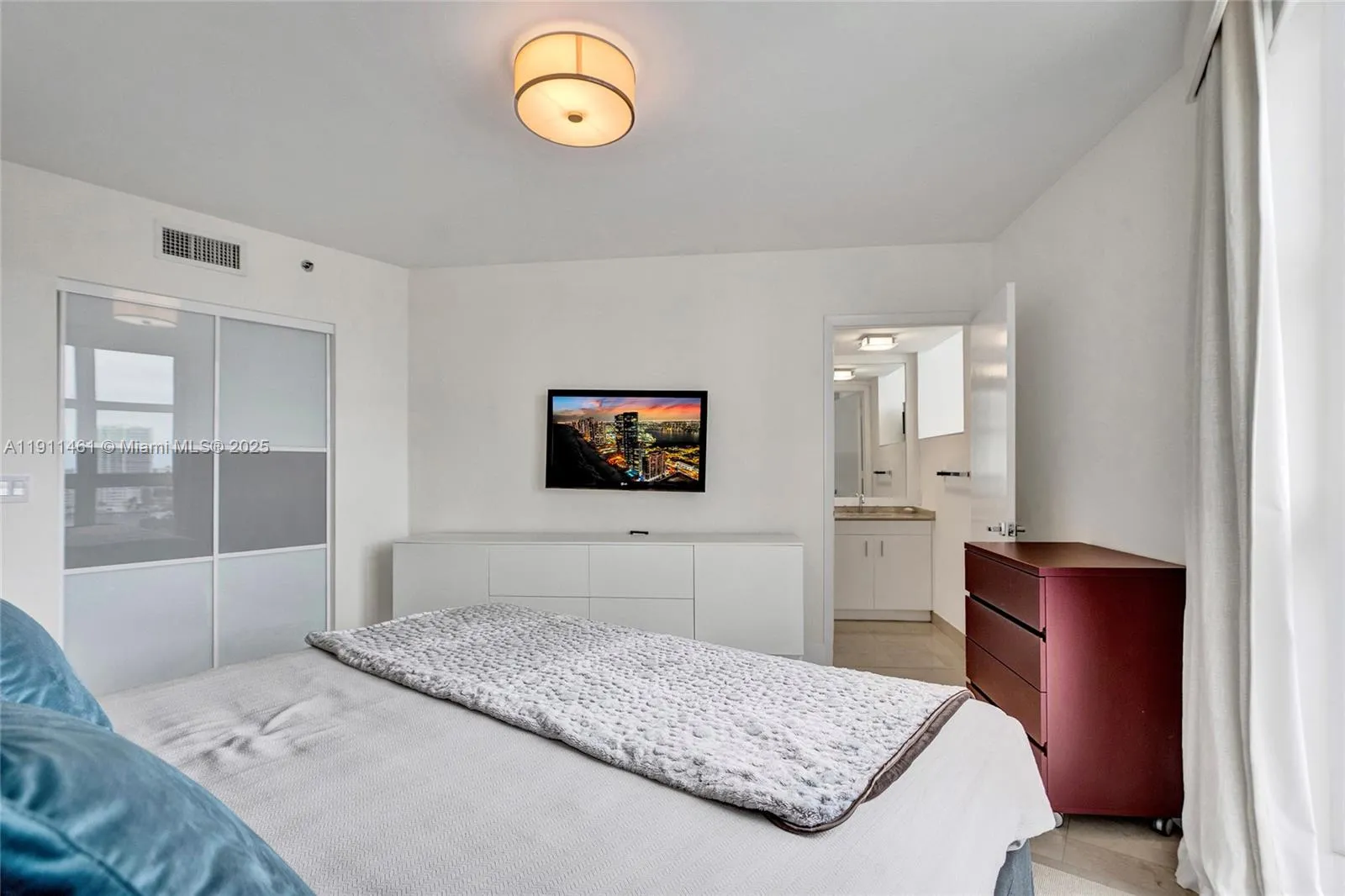 19111 Collins Ave 1602, Sunny Isles Beach, Florida, Sunny Isles Beach, Florida 33160, 3 Bedrooms Bedrooms, ,2 BathroomsBathrooms,Residential,For Sale,19111 Collins Ave 1602, Sunny Isles Beach, Florida,A11911461