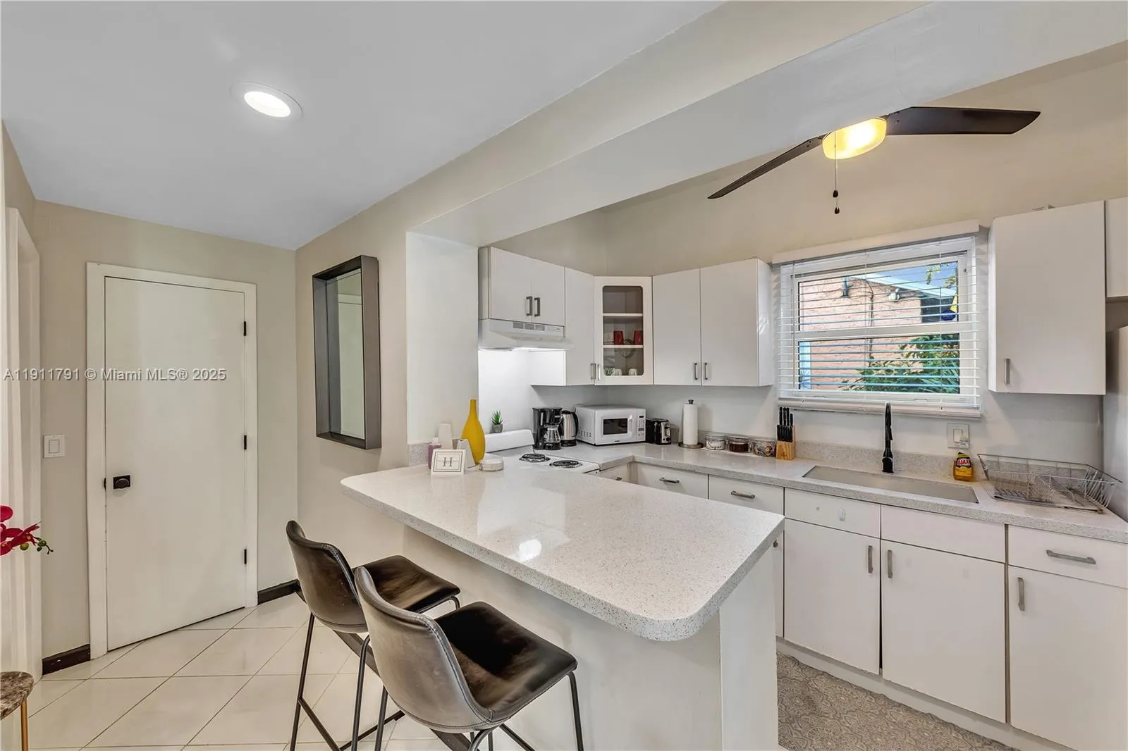 1947 Adams St, Hollywood, Florida 33020, Hollywood, Florida 33020, ,Residential Income,For Sale,1947 Adams St, Hollywood, Florida 33020,A11911791