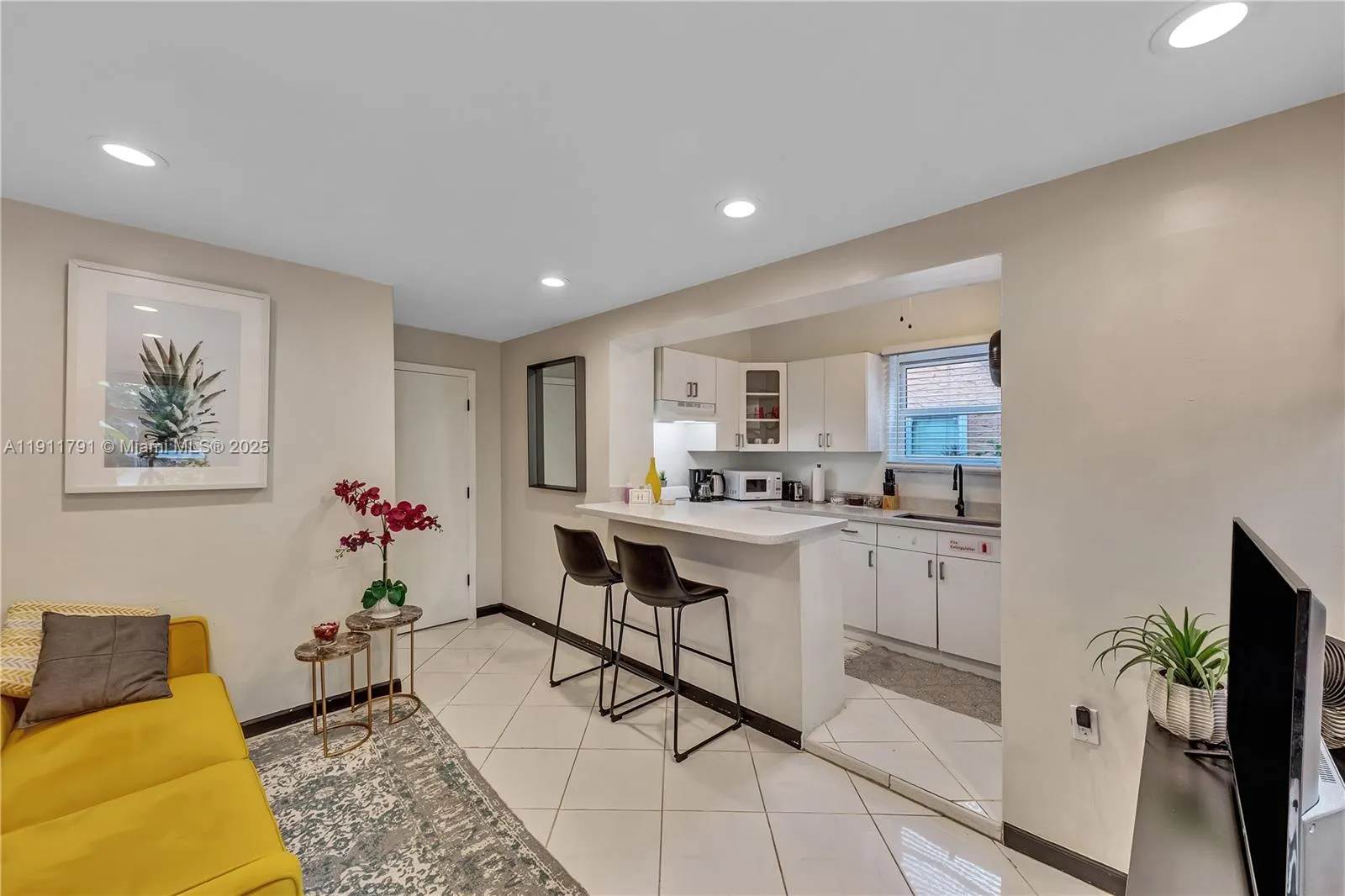 1947 Adams St, Hollywood, Florida 33020, Hollywood, Florida 33020, ,Residential Income,For Sale,1947 Adams St, Hollywood, Florida 33020,A11911791