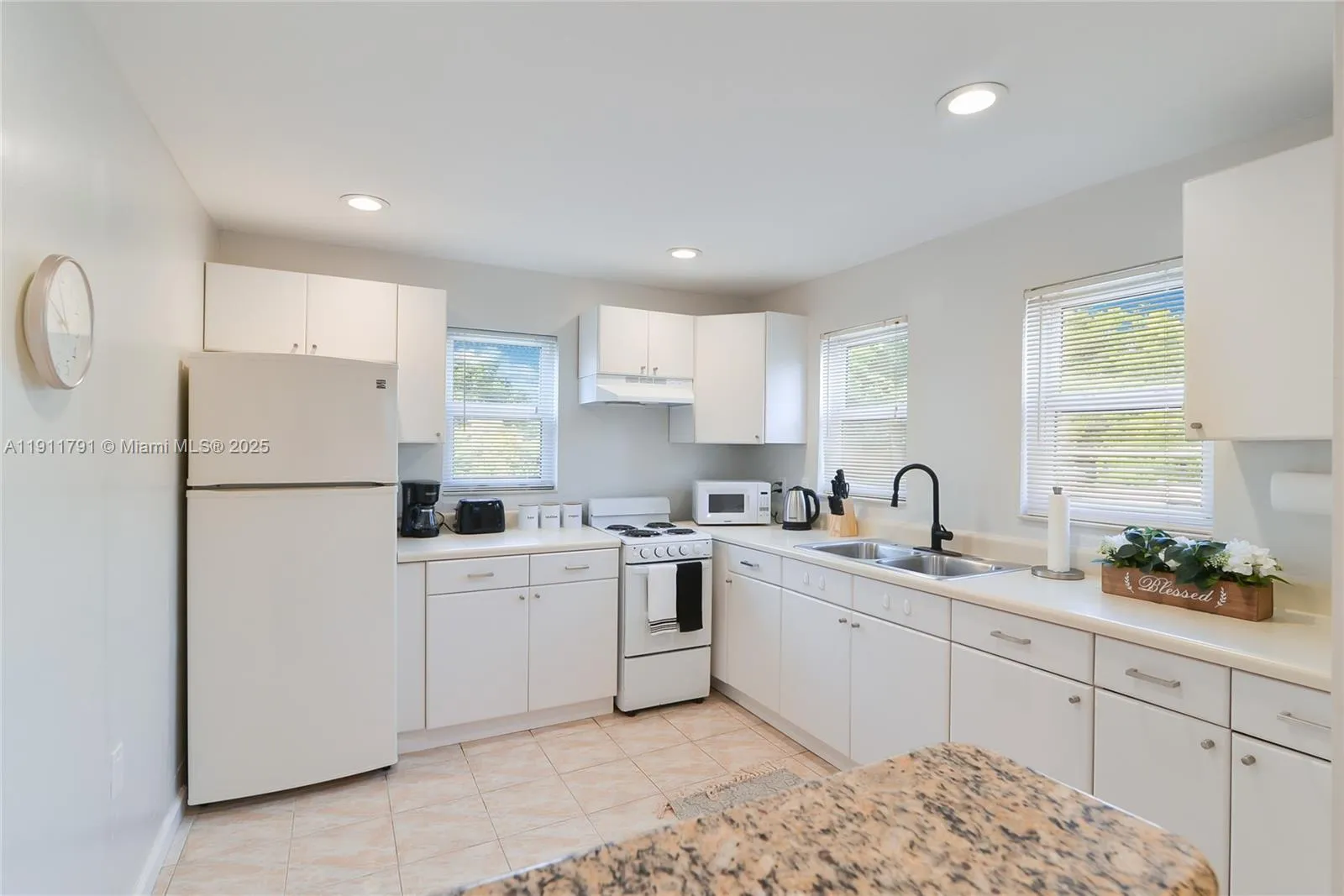 1947 Adams St, Hollywood, Florida 33020, Hollywood, Florida 33020, ,Residential Income,For Sale,1947 Adams St, Hollywood, Florida 33020,A11911791