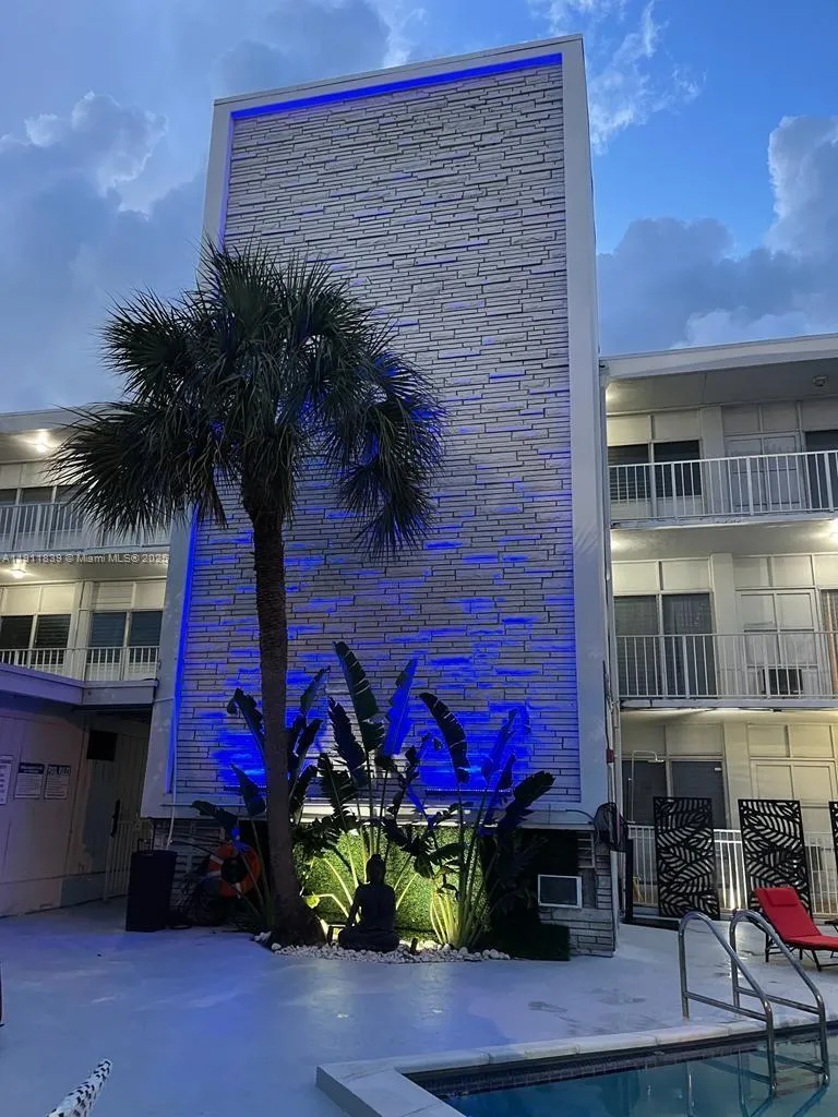 2101 Normandy Dr 103, Miami Beach, Florida 33141, Miami Beach, Florida 33141, 2 Bedrooms Bedrooms, ,1 BathroomBathrooms,Residential Lease,For Rent,2101 Normandy Dr 103, Miami Beach, Florida 33141,A11911839
