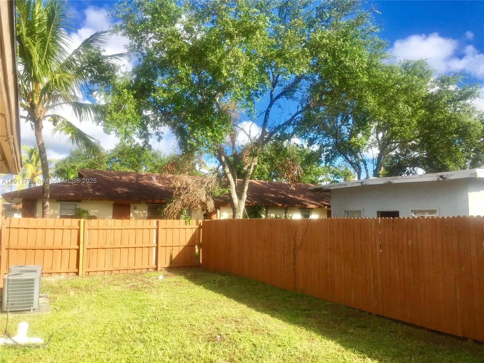 823-825 Nw 9th St, Hallandale Beach, Florida 33009, Hallandale Beach, Florida 33009, ,Residential Income,For Sale,823-825 Nw 9th St, Hallandale Beach, Florida 33009,A11911798