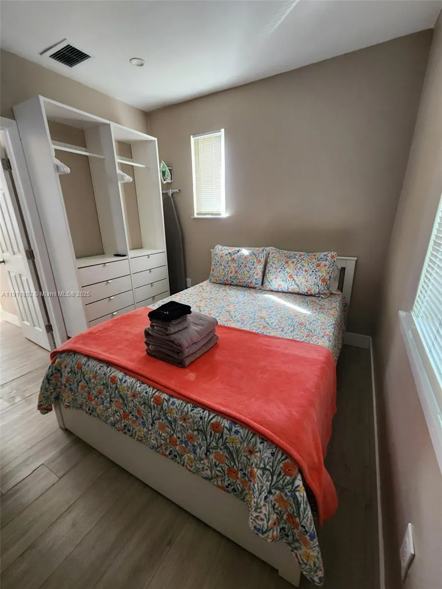 243 Sw 10th Ave, Miami, Florida 33130, Miami, Florida 33130, ,Residential Income,For Sale,243 Sw 10th Ave, Miami, Florida 33130,A11911892