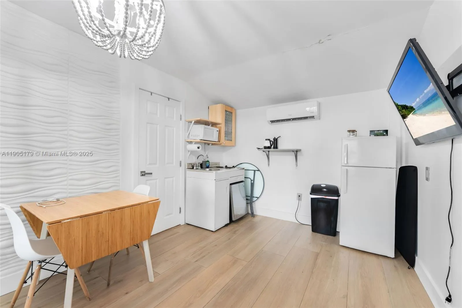 1105 Ne 10th St, Hallandale Beach, Florida 33009, Hallandale Beach, Florida 33009, ,Residential Income,For Sale,1105 Ne 10th St, Hallandale Beach, Florida 33009,A11905179