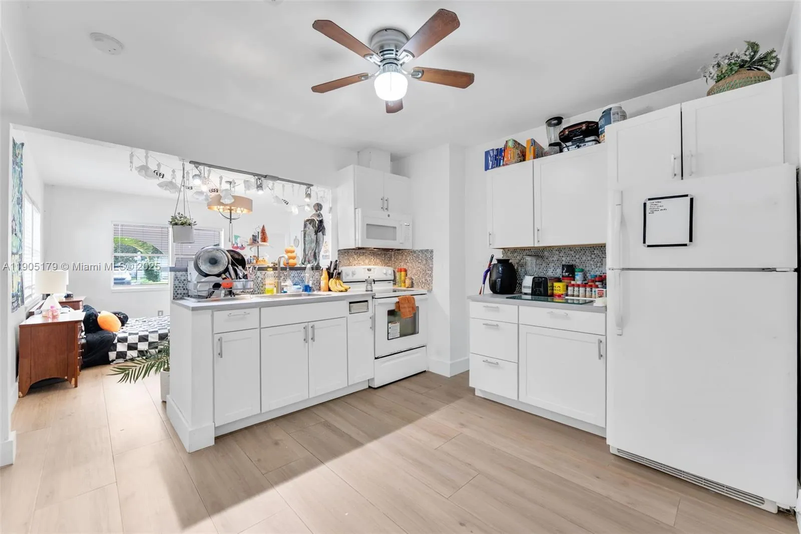 1105 Ne 10th St, Hallandale Beach, Florida 33009, Hallandale Beach, Florida 33009, ,Residential Income,For Sale,1105 Ne 10th St, Hallandale Beach, Florida 33009,A11905179