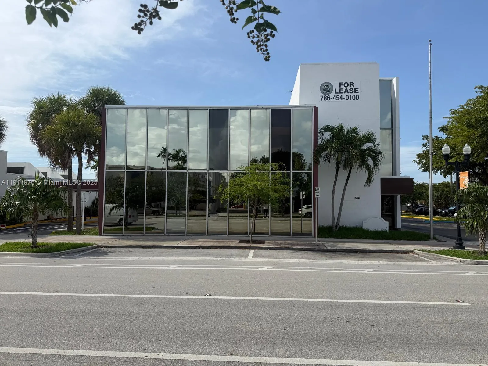 2434 Hollywood Blvd, Hollywood, Florida 33020, Hollywood, Florida 33020, ,Commercial Sale,For Sale,2434 Hollywood Blvd, Hollywood, Florida 33020,A11911976