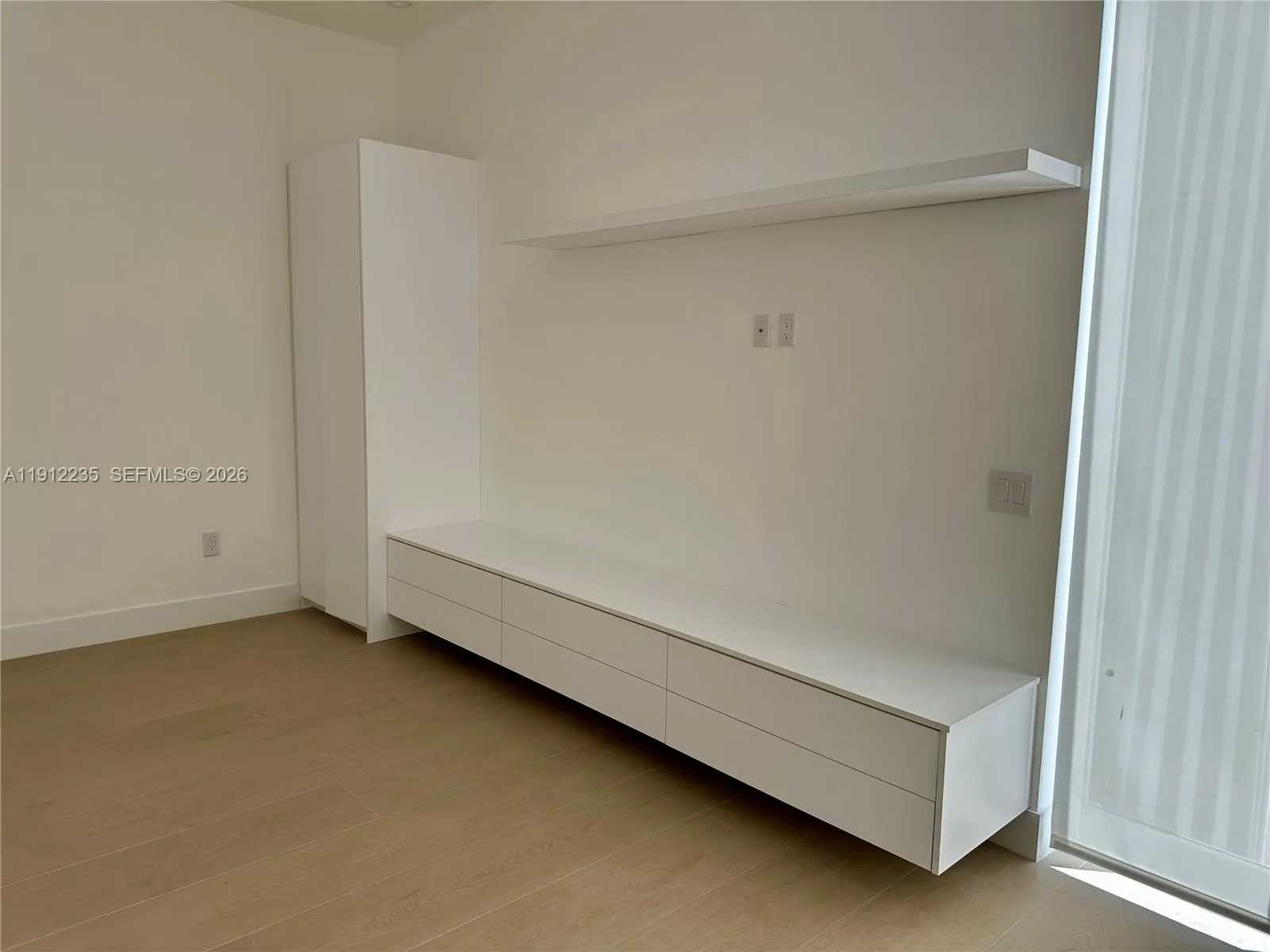 881 Ocean Dr L3, Key Biscayne, Florida 33149, Key Biscayne, Florida 33149, 2 Bedrooms Bedrooms, ,2 BathroomsBathrooms,Residential Lease,For Rent,881 Ocean Dr L3, Key Biscayne, Florida 33149,A11912235