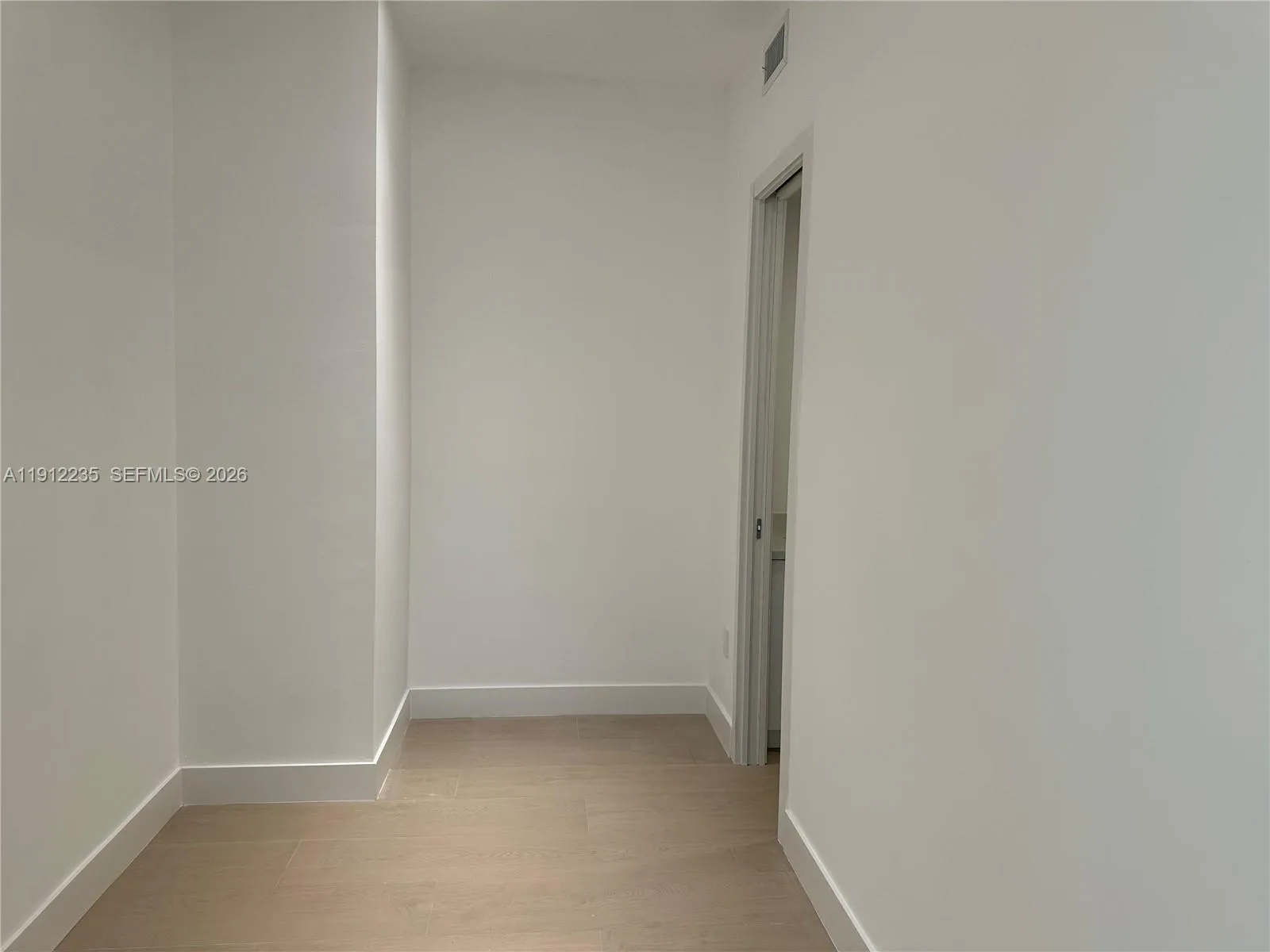 881 Ocean Dr L3, Key Biscayne, Florida 33149, Key Biscayne, Florida 33149, 2 Bedrooms Bedrooms, ,2 BathroomsBathrooms,Residential Lease,For Rent,881 Ocean Dr L3, Key Biscayne, Florida 33149,A11912235