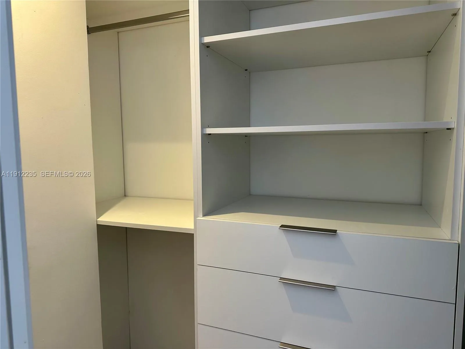 881 Ocean Dr L3, Key Biscayne, Florida 33149, Key Biscayne, Florida 33149, 2 Bedrooms Bedrooms, ,2 BathroomsBathrooms,Residential Lease,For Rent,881 Ocean Dr L3, Key Biscayne, Florida 33149,A11912235