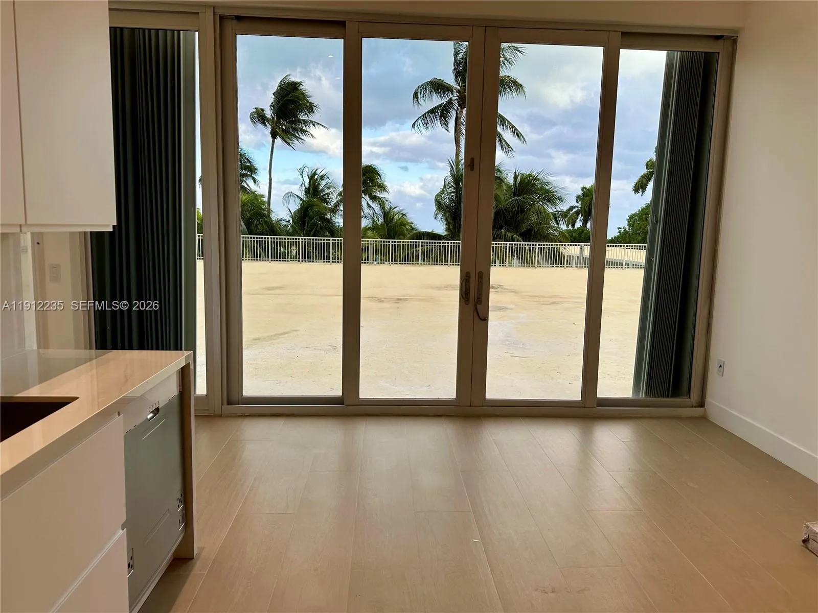 881 Ocean Dr L3, Key Biscayne, Florida 33149, Key Biscayne, Florida 33149, 2 Bedrooms Bedrooms, ,2 BathroomsBathrooms,Residential Lease,For Rent,881 Ocean Dr L3, Key Biscayne, Florida 33149,A11912235