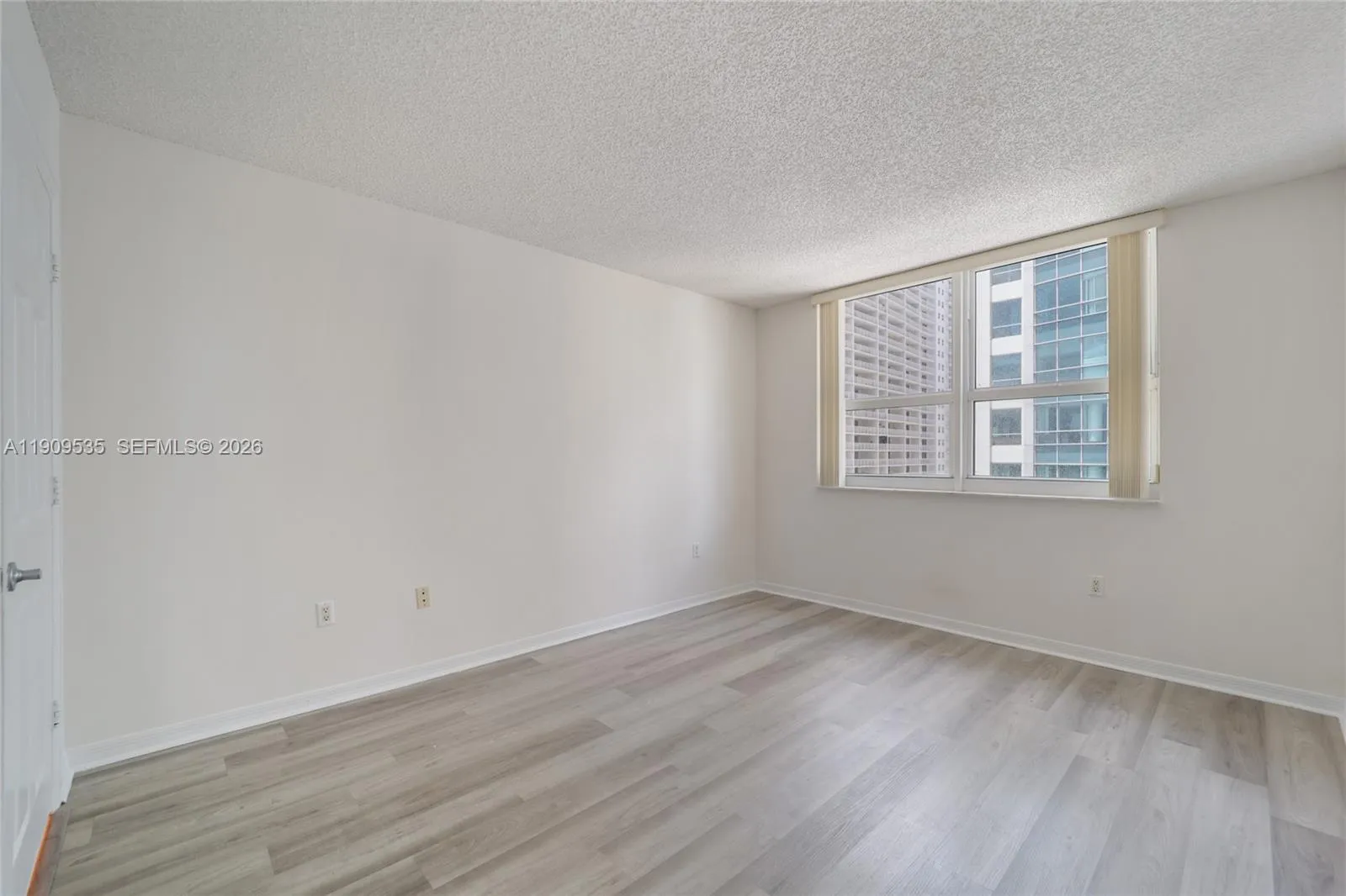 1155 Brickell Bay Dr 1602, Miami, Florida 33131, Miami, Florida 33131, 3 Bedrooms Bedrooms, ,2 BathroomsBathrooms,Residential Lease,For Rent,1155 Brickell Bay Dr 1602, Miami, Florida 33131,A11909535