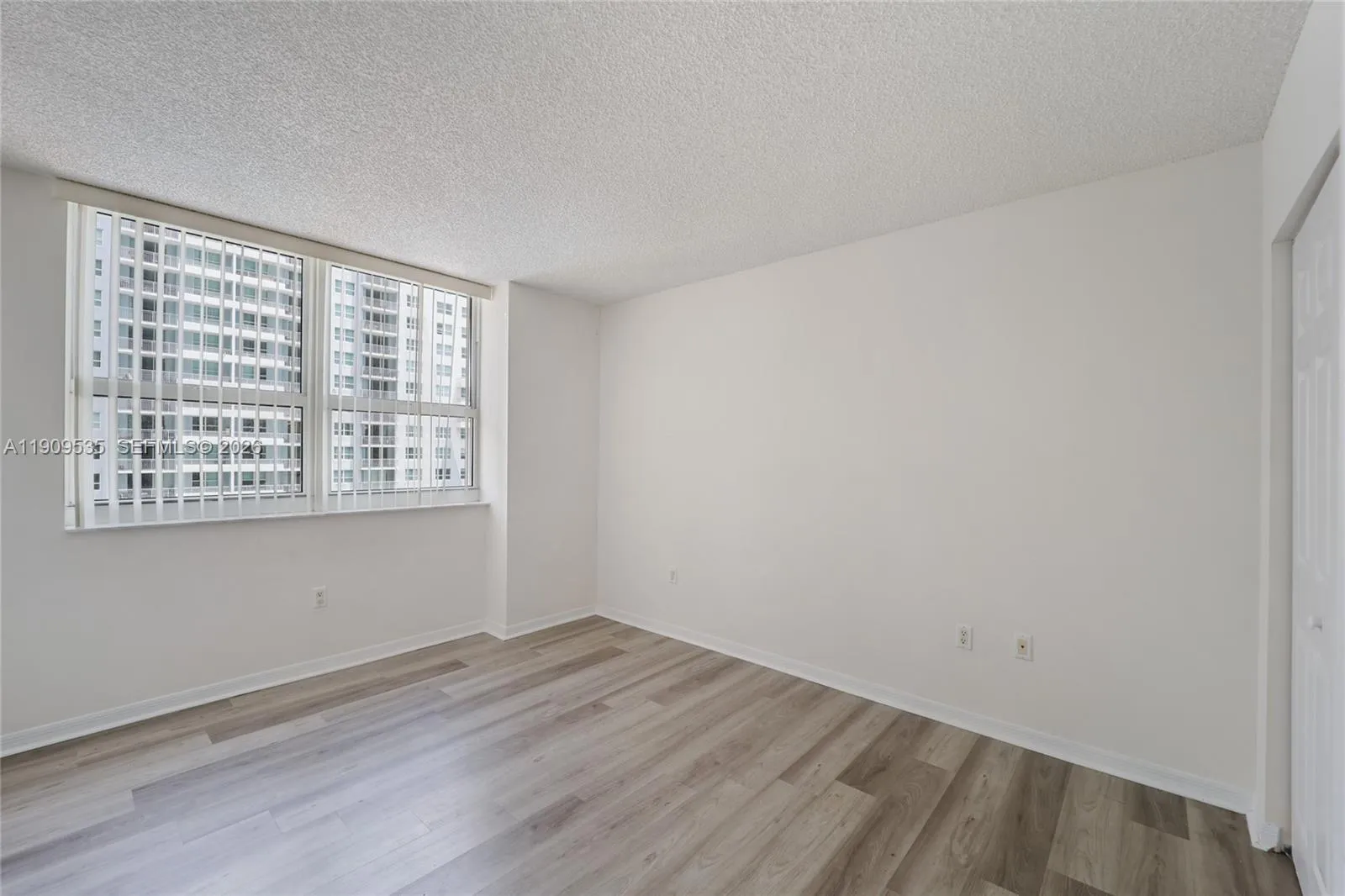1155 Brickell Bay Dr 1602, Miami, Florida 33131, Miami, Florida 33131, 3 Bedrooms Bedrooms, ,2 BathroomsBathrooms,Residential Lease,For Rent,1155 Brickell Bay Dr 1602, Miami, Florida 33131,A11909535