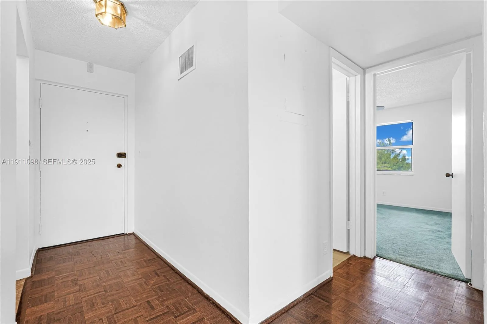 5911 Ne 14th Ln 505s, Fort Lauderdale, Florida 333, Fort Lauderdale, Florida 33334, 2 Bedrooms Bedrooms, ,2 BathroomsBathrooms,Residential,For Sale,5911 Ne 14th Ln 505s, Fort Lauderdale, Florida 333,A11911098