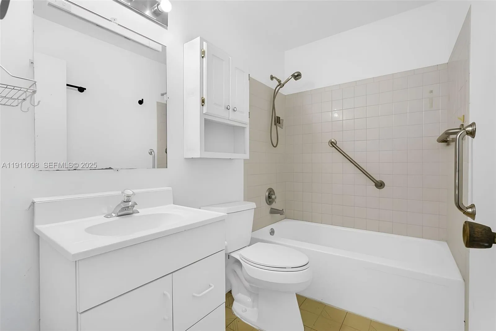 5911 Ne 14th Ln 505s, Fort Lauderdale, Florida 333, Fort Lauderdale, Florida 33334, 2 Bedrooms Bedrooms, ,2 BathroomsBathrooms,Residential,For Sale,5911 Ne 14th Ln 505s, Fort Lauderdale, Florida 333,A11911098