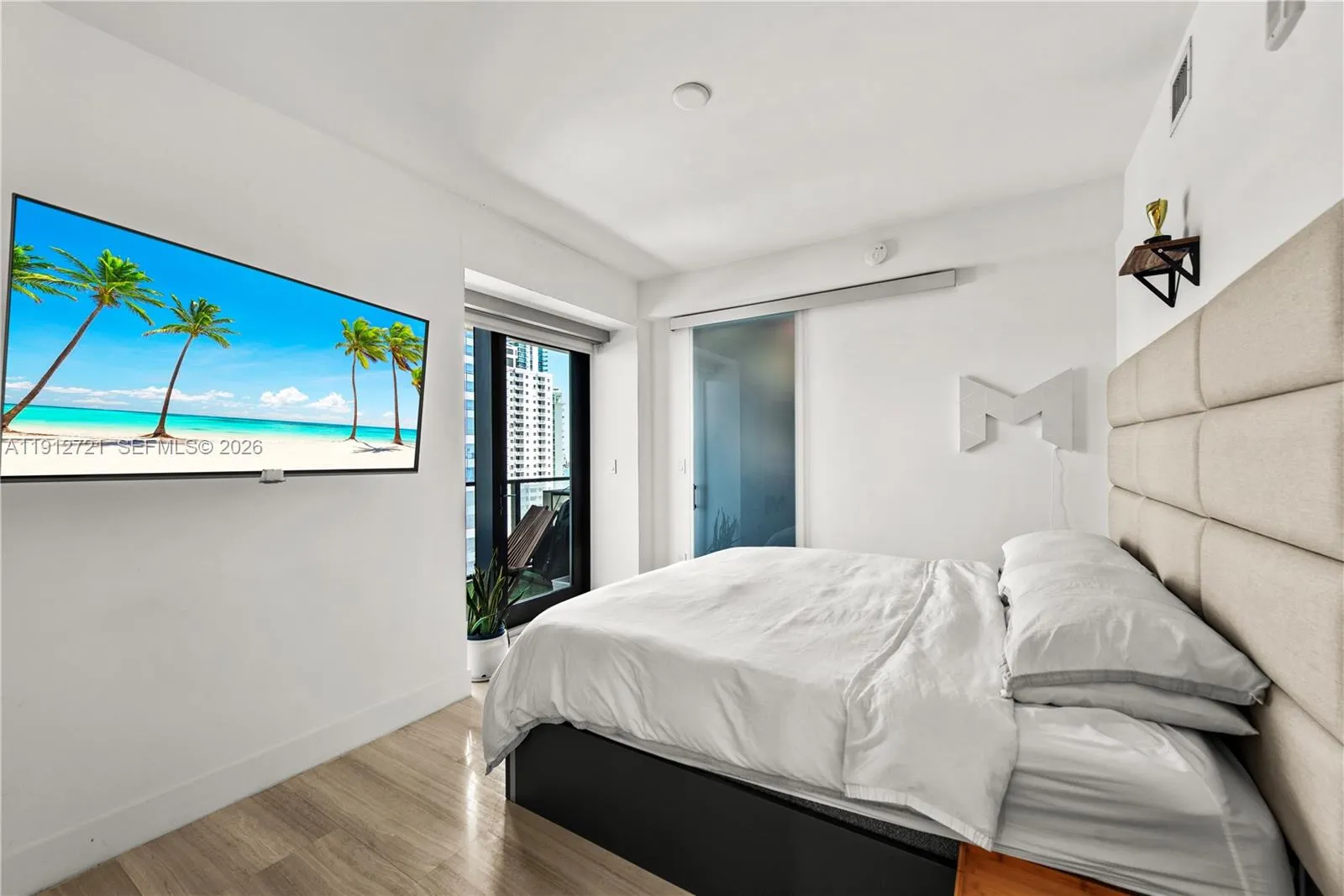 1451 Brickell Avenue 1706, Miami, Florida 33131, Miami, Florida 33131, 1 Bedroom Bedrooms, ,1 BathroomBathrooms,Residential,For Sale,1451 Brickell Avenue 1706, Miami, Florida 33131,A11912721