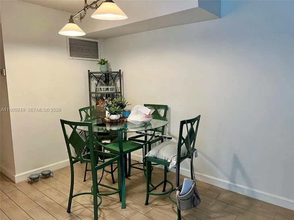 1100 Se 4th Ave 10, Deerfield Beach, Florida 33441, Deerfield Beach, Florida 33441, 1 Bedroom Bedrooms, ,1 BathroomBathrooms,Residential,For Sale,1100 Se 4th Ave 10, Deerfield Beach, Florida 33441,A11909249