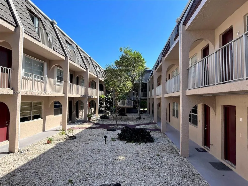 1100 Se 4th Ave 10, Deerfield Beach, Florida 33441, Deerfield Beach, Florida 33441, 1 Bedroom Bedrooms, ,1 BathroomBathrooms,Residential,For Sale,1100 Se 4th Ave 10, Deerfield Beach, Florida 33441,A11909249