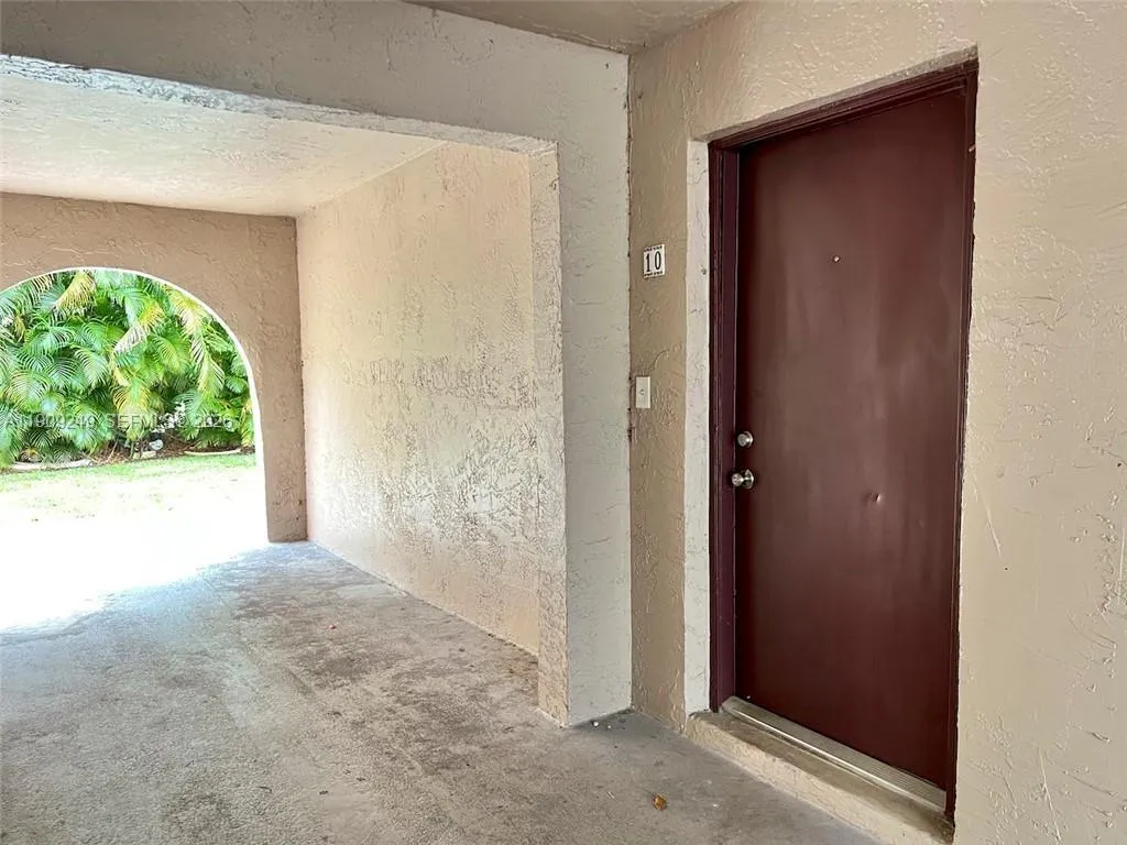1100 Se 4th Ave 10, Deerfield Beach, Florida 33441, Deerfield Beach, Florida 33441, 1 Bedroom Bedrooms, ,1 BathroomBathrooms,Residential,For Sale,1100 Se 4th Ave 10, Deerfield Beach, Florida 33441,A11909249