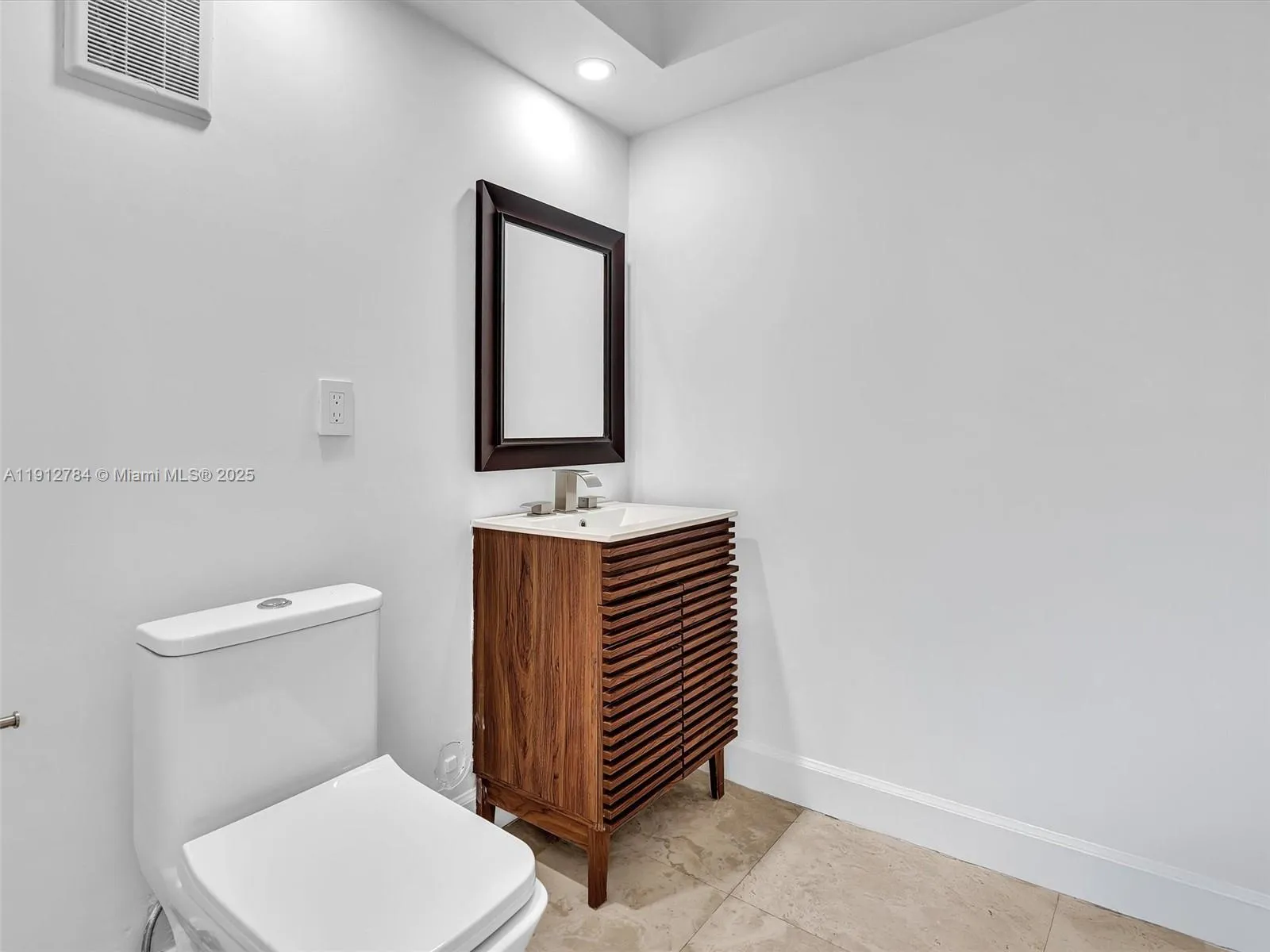 3776 Ne 166th St 108, North Miami Beach, Florida 3, North Miami Beach, Florida 33160, 3 Bedrooms Bedrooms, ,2 BathroomsBathrooms,Residential,For Sale,3776 Ne 166th St 108, North Miami Beach, Florida 3,A11912784