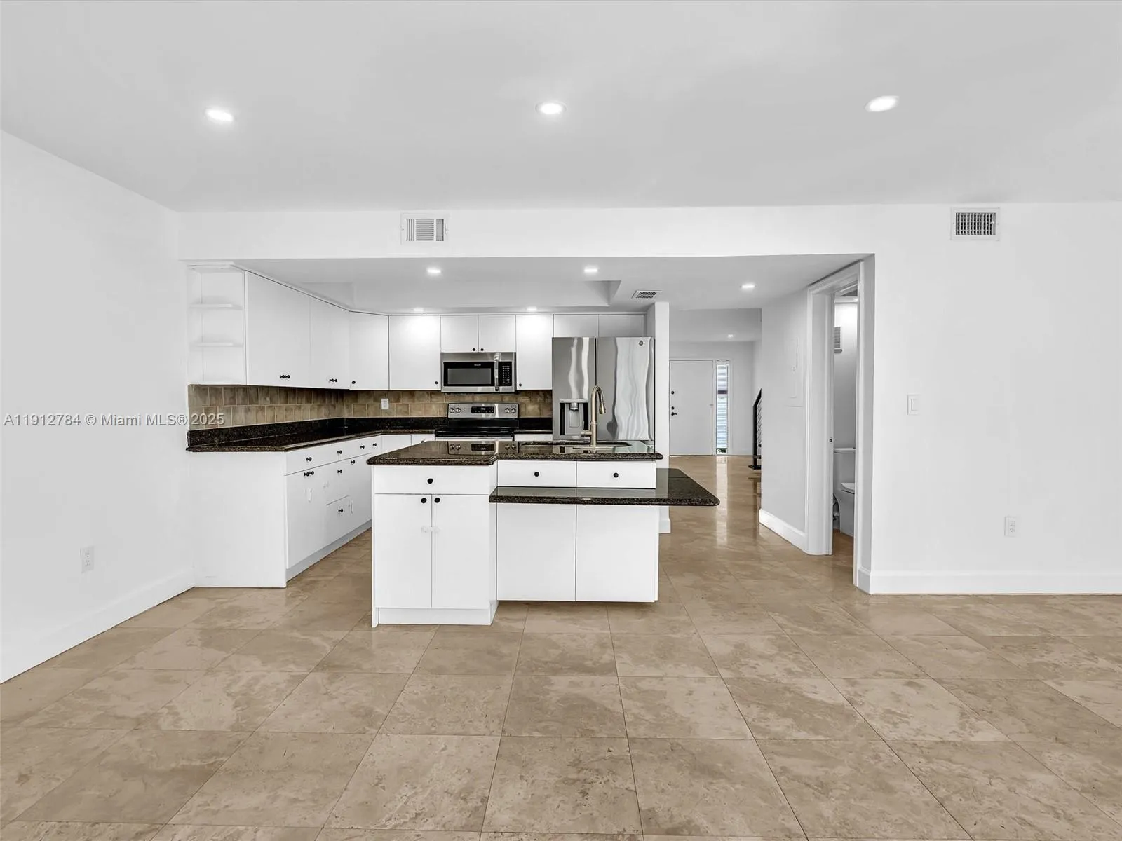 3776 Ne 166th St 108, North Miami Beach, Florida 3, North Miami Beach, Florida 33160, 3 Bedrooms Bedrooms, ,2 BathroomsBathrooms,Residential,For Sale,3776 Ne 166th St 108, North Miami Beach, Florida 3,A11912784