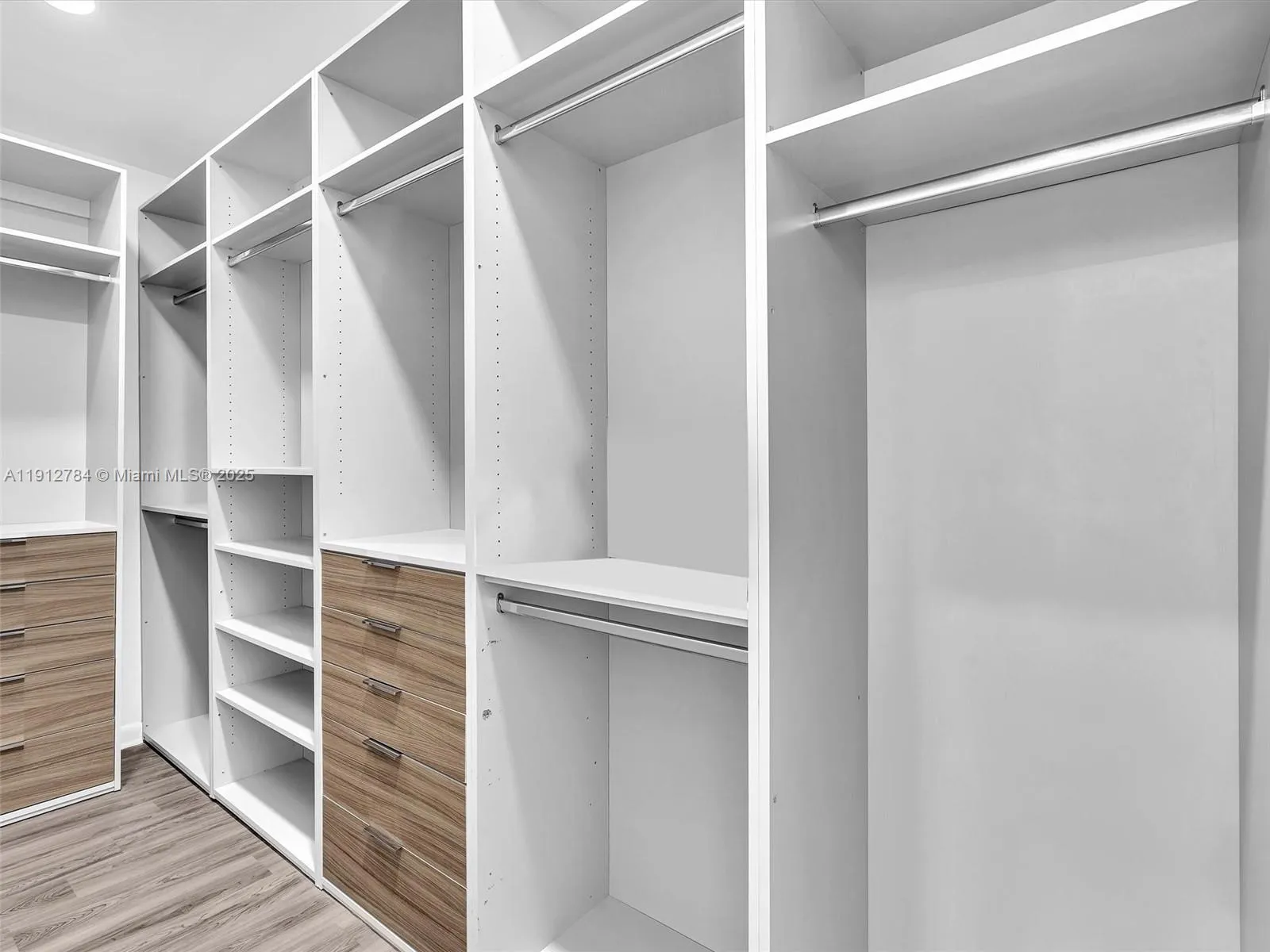 3776 Ne 166th St 108, North Miami Beach, Florida 3, North Miami Beach, Florida 33160, 3 Bedrooms Bedrooms, ,2 BathroomsBathrooms,Residential,For Sale,3776 Ne 166th St 108, North Miami Beach, Florida 3,A11912784