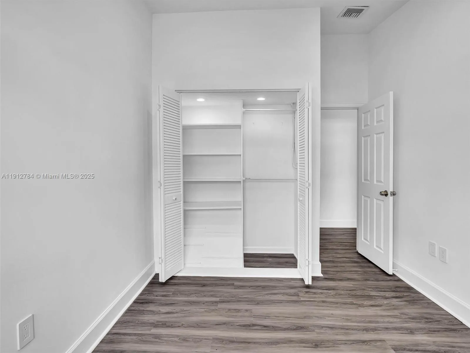 3776 Ne 166th St 108, North Miami Beach, Florida 3, North Miami Beach, Florida 33160, 3 Bedrooms Bedrooms, ,2 BathroomsBathrooms,Residential,For Sale,3776 Ne 166th St 108, North Miami Beach, Florida 3,A11912784