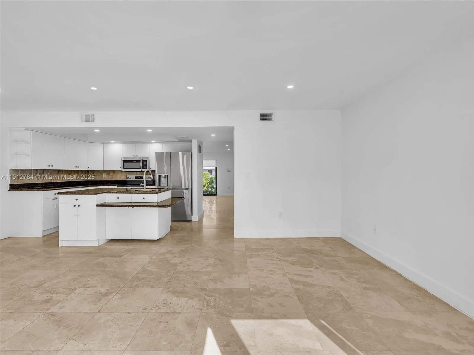 3776 Ne 166th St 108, North Miami Beach, Florida 3, North Miami Beach, Florida 33160, 3 Bedrooms Bedrooms, ,2 BathroomsBathrooms,Residential,For Sale,3776 Ne 166th St 108, North Miami Beach, Florida 3,A11912784