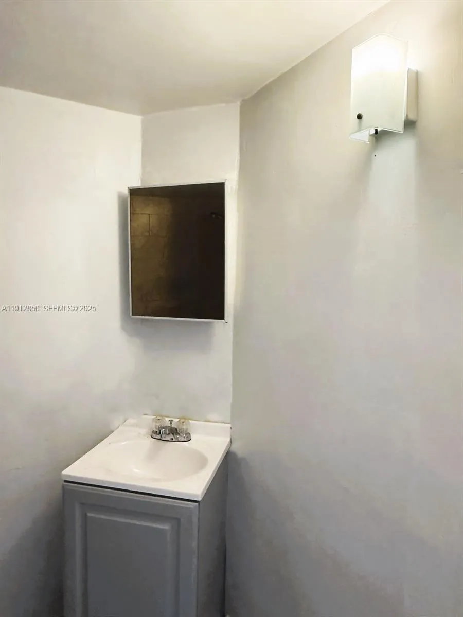 1401 Ne 191st St D409, Miami, Florida 33179, Miami, Florida 33179, 1 Bedroom Bedrooms, ,1 BathroomBathrooms,Residential Lease,For Rent,1401 Ne 191st St D409, Miami, Florida 33179,A11912850