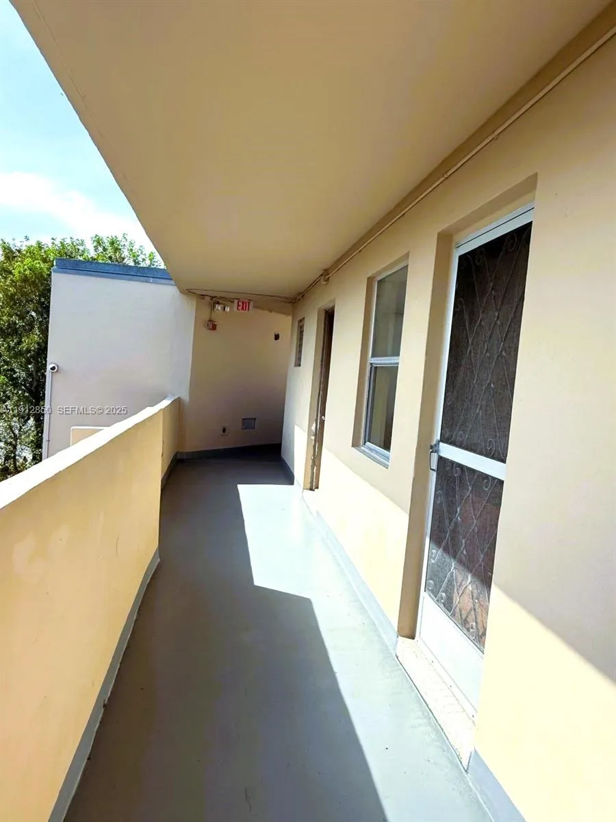 1401 Ne 191st St D409, Miami, Florida 33179, Miami, Florida 33179, 1 Bedroom Bedrooms, ,1 BathroomBathrooms,Residential Lease,For Rent,1401 Ne 191st St D409, Miami, Florida 33179,A11912850