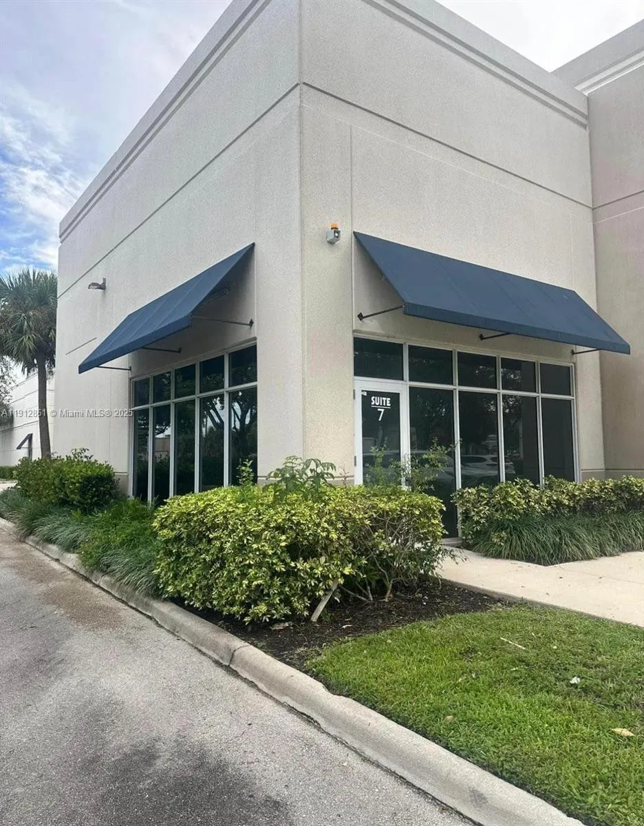 2400 Nw 36th St C7, Pompano Beach, Florida 33073, Pompano Beach, Florida 33073, ,Commercial Sale,For Sale,2400 Nw 36th St C7, Pompano Beach, Florida 33073,A11912861