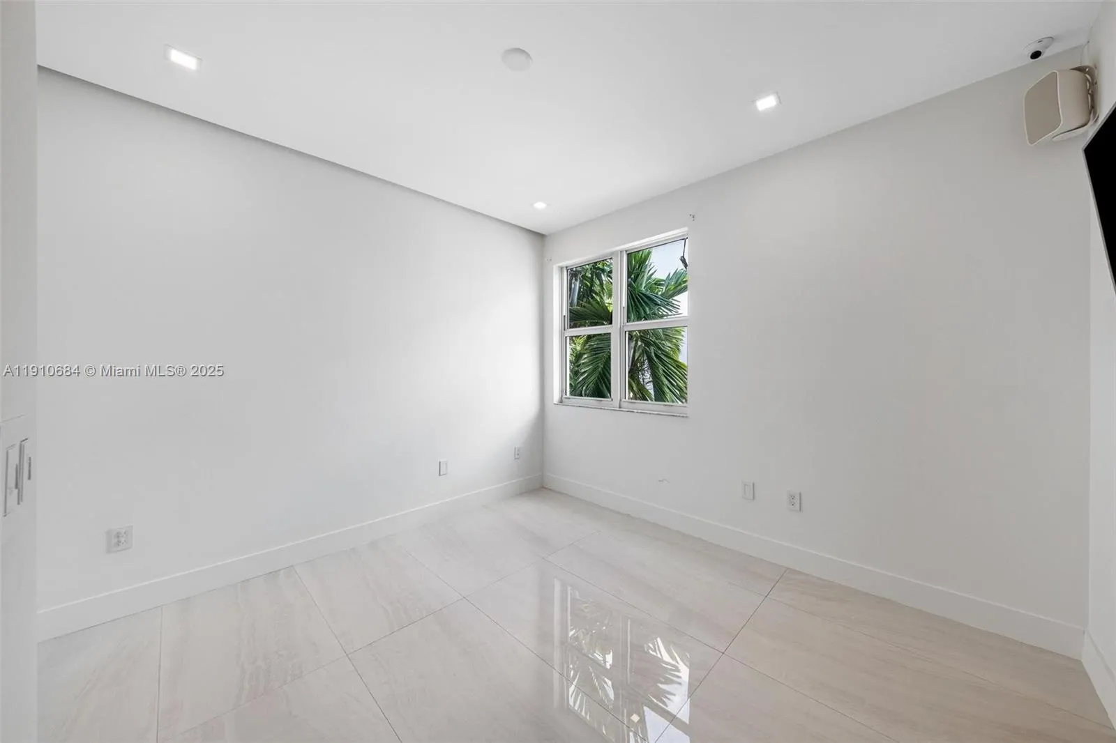 7918 Harbour Island Dr 207, North Bay Village, Flo, North Bay Village, Florida 33141, 3 Bedrooms Bedrooms, ,2 BathroomsBathrooms,Residential,For Sale,7918 Harbour Island Dr 207, North Bay Village, Flo,A11910684