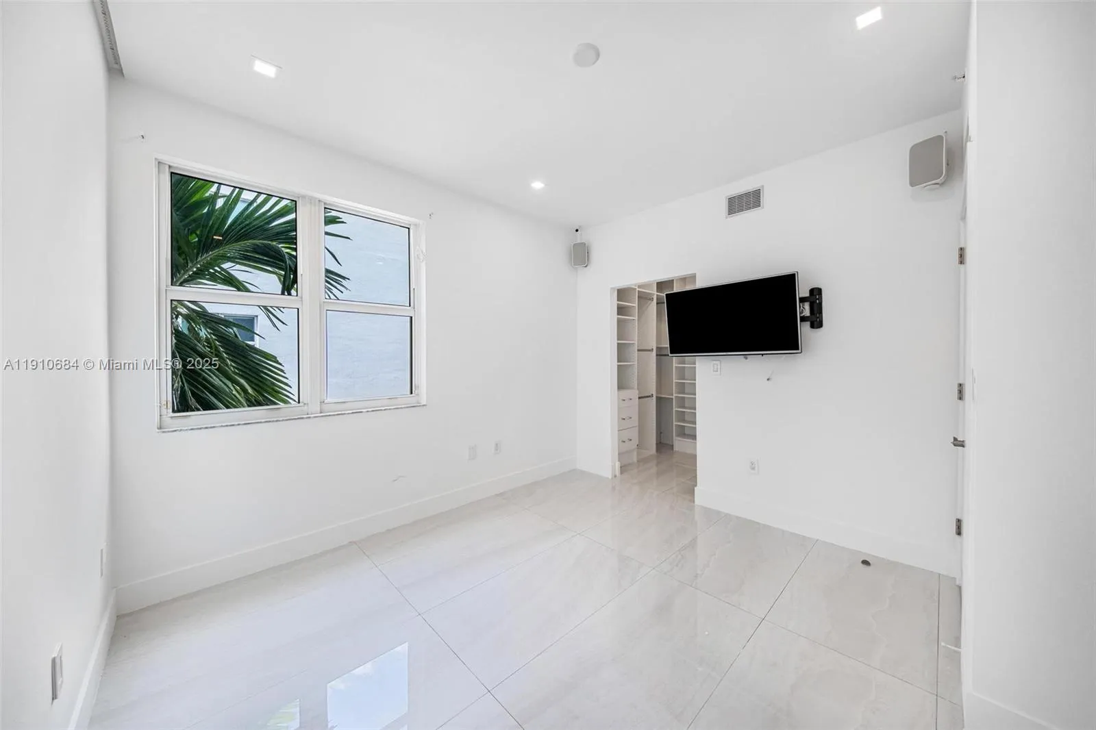 7918 Harbour Island Dr 207, North Bay Village, Flo, North Bay Village, Florida 33141, 3 Bedrooms Bedrooms, ,2 BathroomsBathrooms,Residential,For Sale,7918 Harbour Island Dr 207, North Bay Village, Flo,A11910684