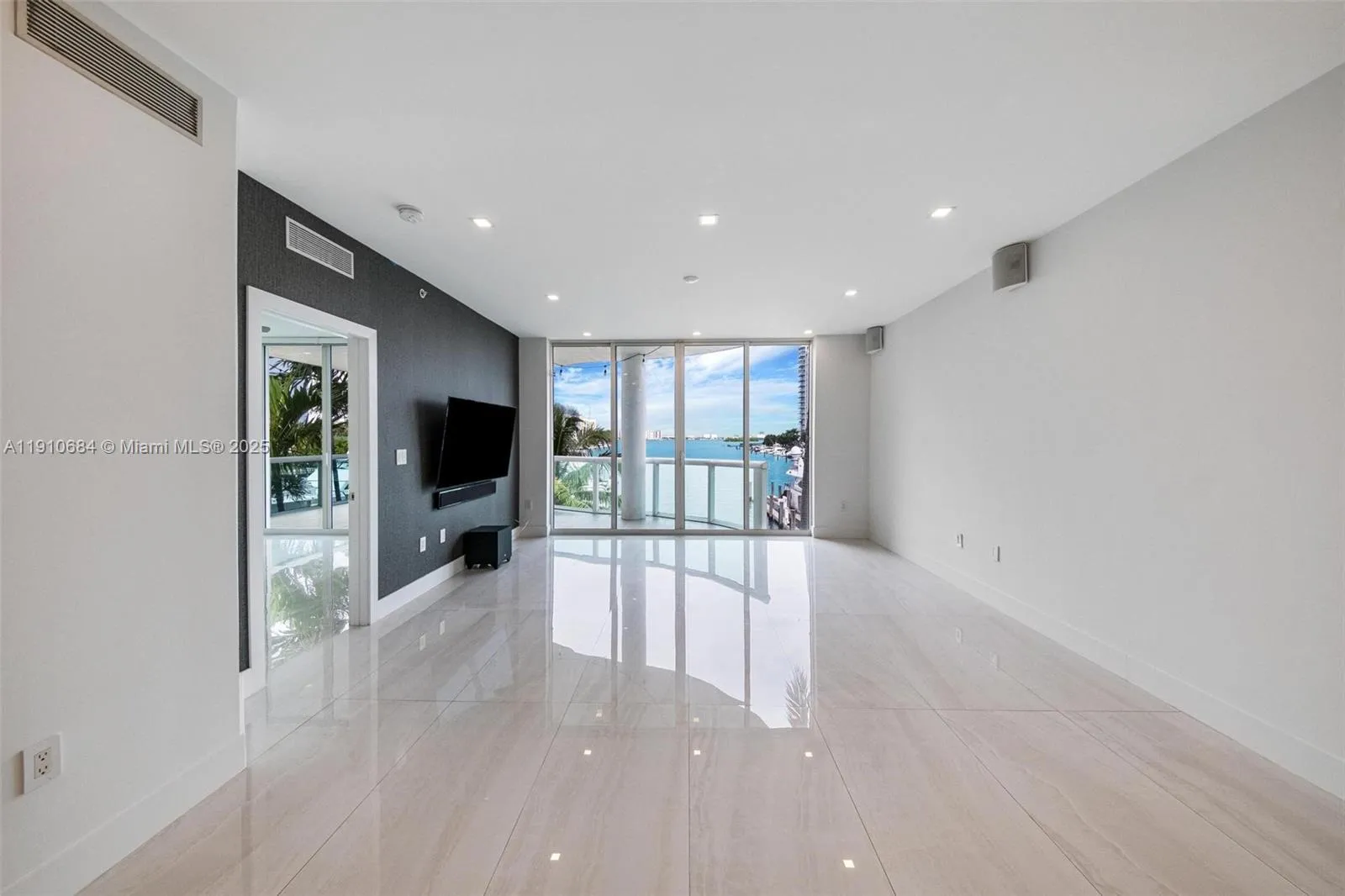 7918 Harbour Island Dr 207, North Bay Village, Flo, North Bay Village, Florida 33141, 3 Bedrooms Bedrooms, ,2 BathroomsBathrooms,Residential,For Sale,7918 Harbour Island Dr 207, North Bay Village, Flo,A11910684