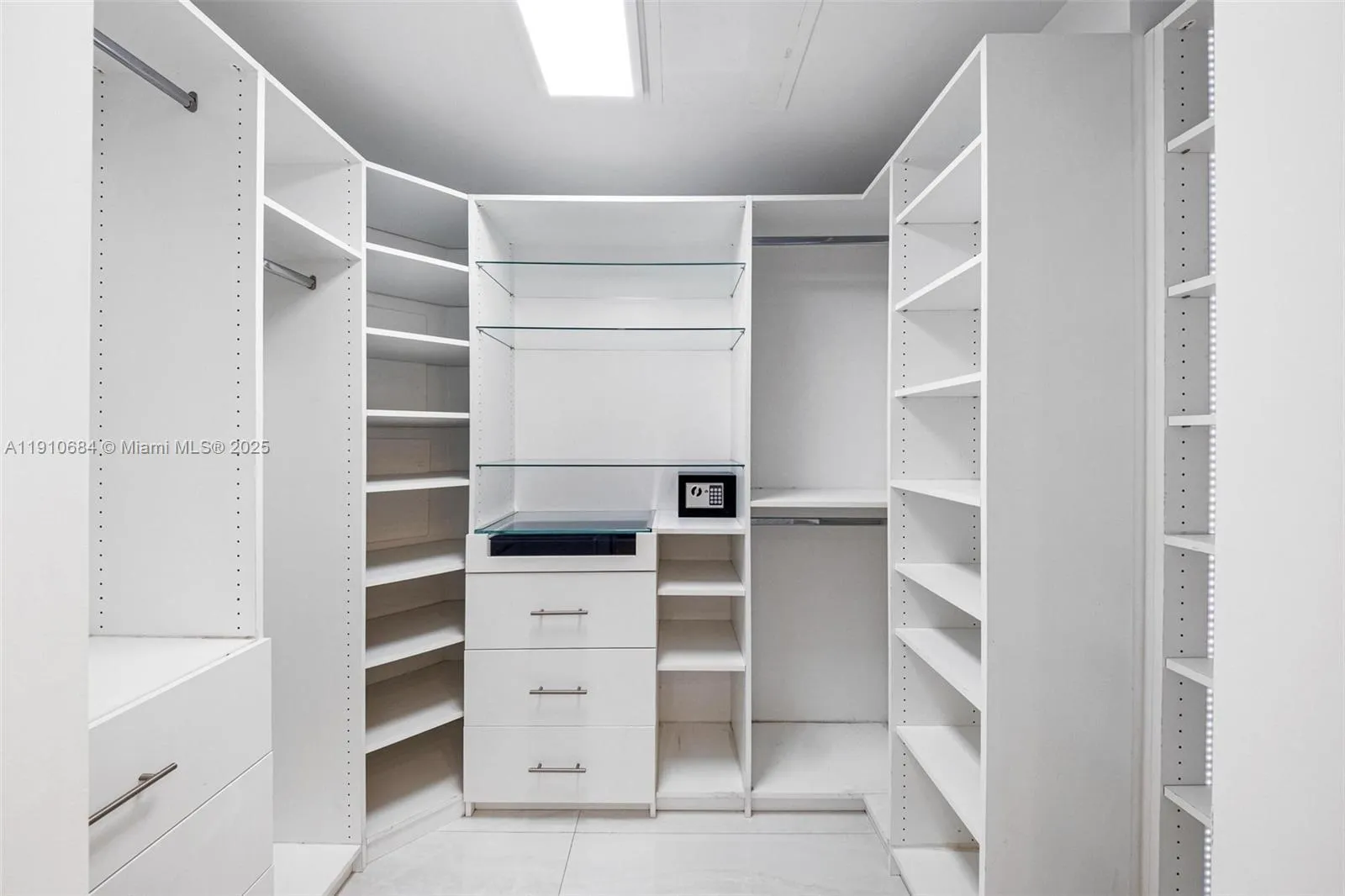 7918 Harbour Island Dr 207, North Bay Village, Flo, North Bay Village, Florida 33141, 3 Bedrooms Bedrooms, ,2 BathroomsBathrooms,Residential,For Sale,7918 Harbour Island Dr 207, North Bay Village, Flo,A11910684