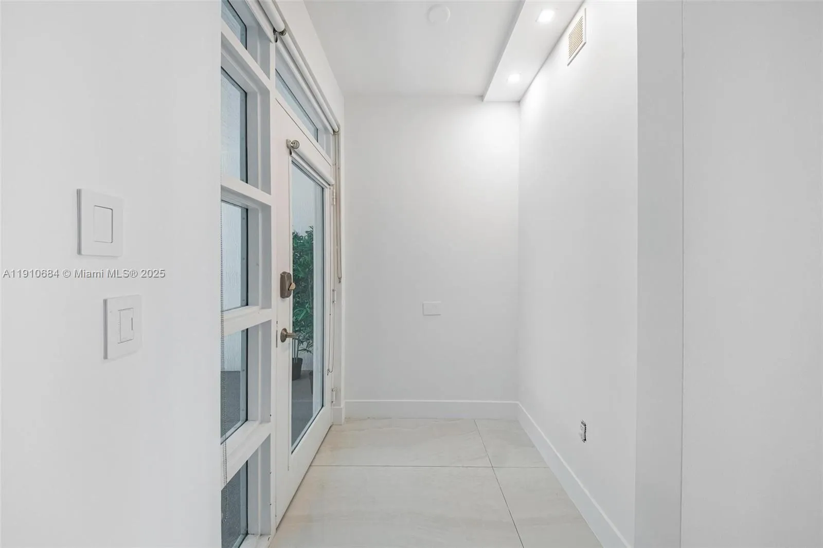 7918 Harbour Island Dr 207, North Bay Village, Flo, North Bay Village, Florida 33141, 3 Bedrooms Bedrooms, ,2 BathroomsBathrooms,Residential,For Sale,7918 Harbour Island Dr 207, North Bay Village, Flo,A11910684