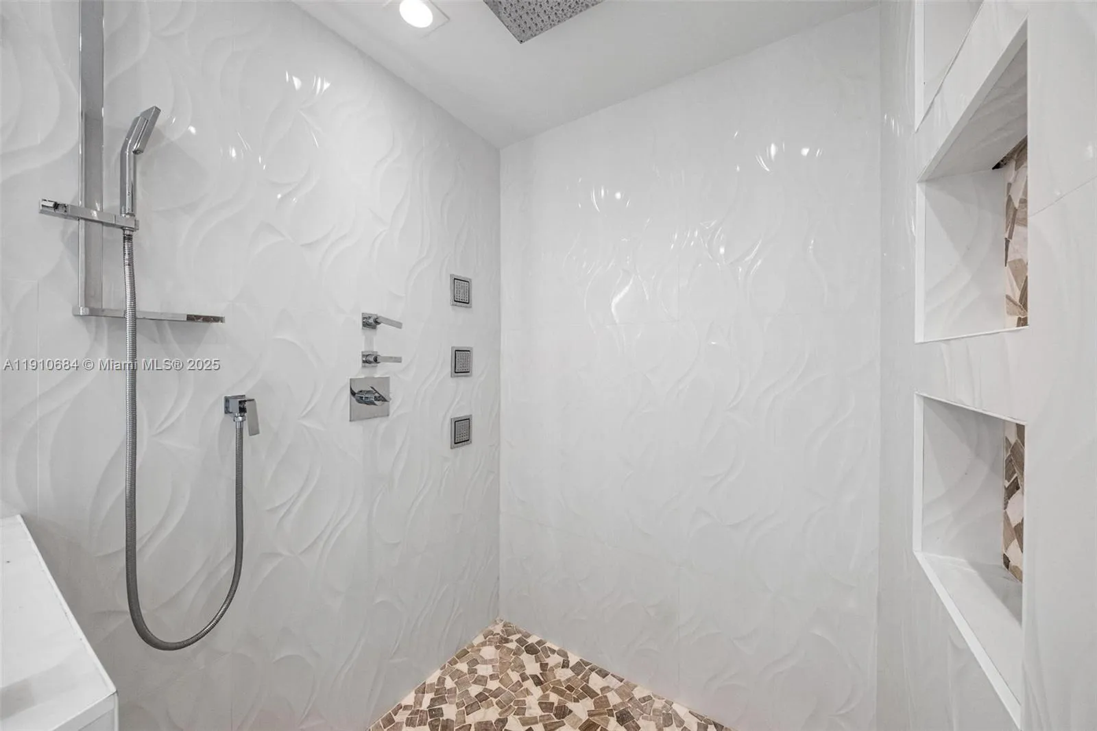 7918 Harbour Island Dr 207, North Bay Village, Flo, North Bay Village, Florida 33141, 3 Bedrooms Bedrooms, ,2 BathroomsBathrooms,Residential,For Sale,7918 Harbour Island Dr 207, North Bay Village, Flo,A11910684