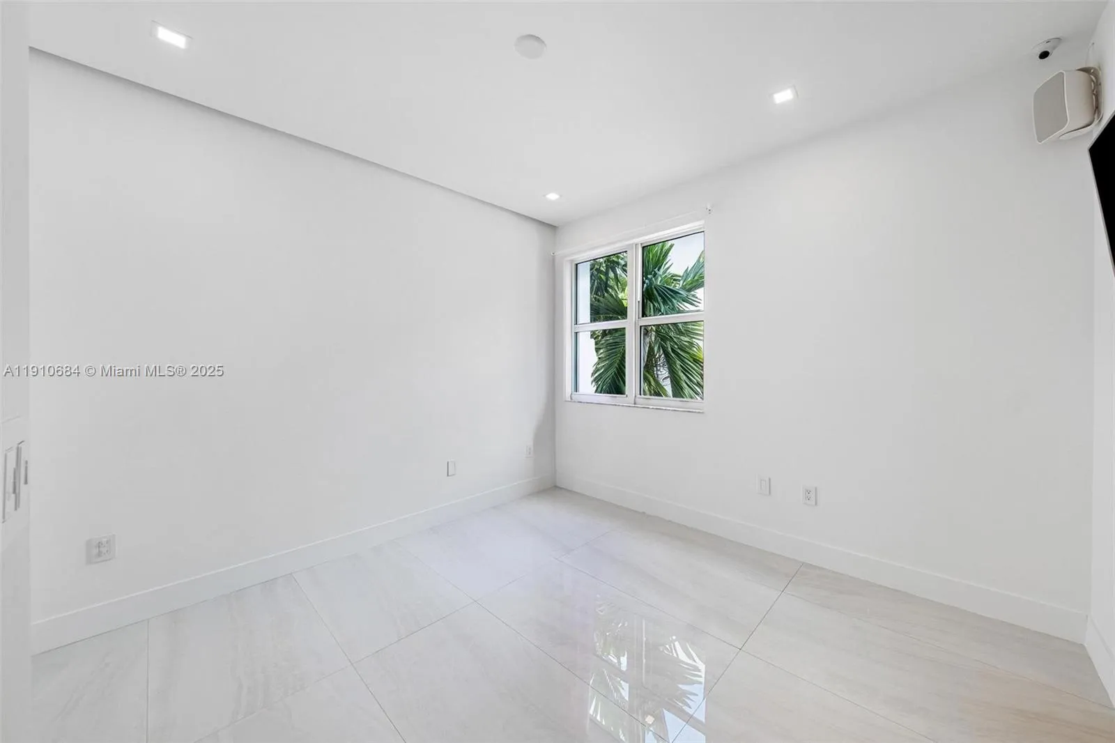 7918 Harbour Island Dr 207, North Bay Village, Flo, North Bay Village, Florida 33141, 3 Bedrooms Bedrooms, ,2 BathroomsBathrooms,Residential,For Sale,7918 Harbour Island Dr 207, North Bay Village, Flo,A11910684