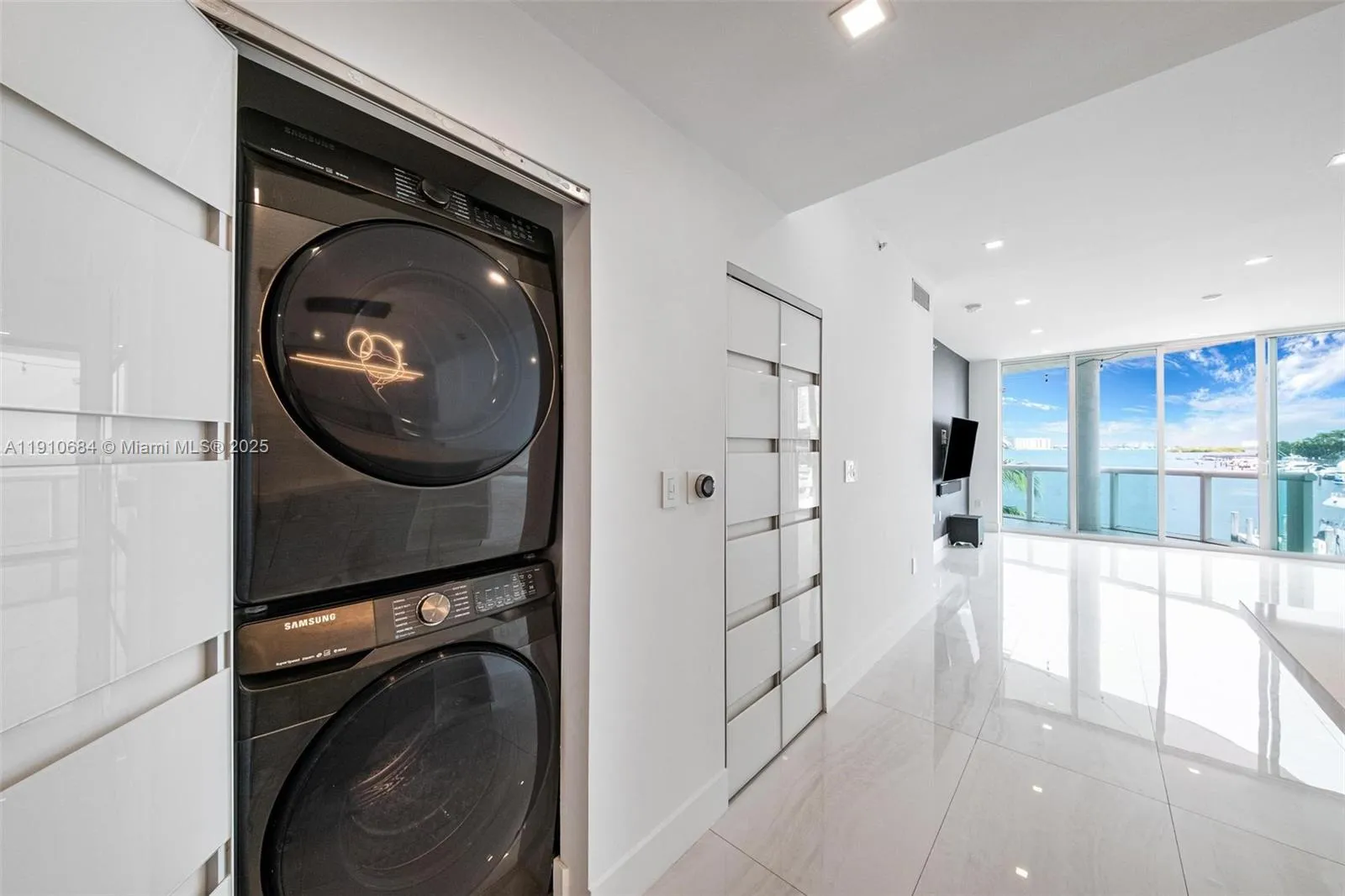 7918 Harbour Island Dr 207, North Bay Village, Flo, North Bay Village, Florida 33141, 3 Bedrooms Bedrooms, ,2 BathroomsBathrooms,Residential,For Sale,7918 Harbour Island Dr 207, North Bay Village, Flo,A11910684