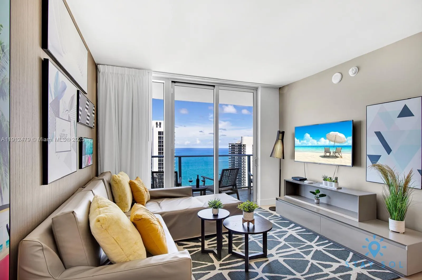 Hollywood, Florida 33019, 2 Bedrooms Bedrooms, ,2 BathroomsBathrooms,Residential,For Sale,A11912479