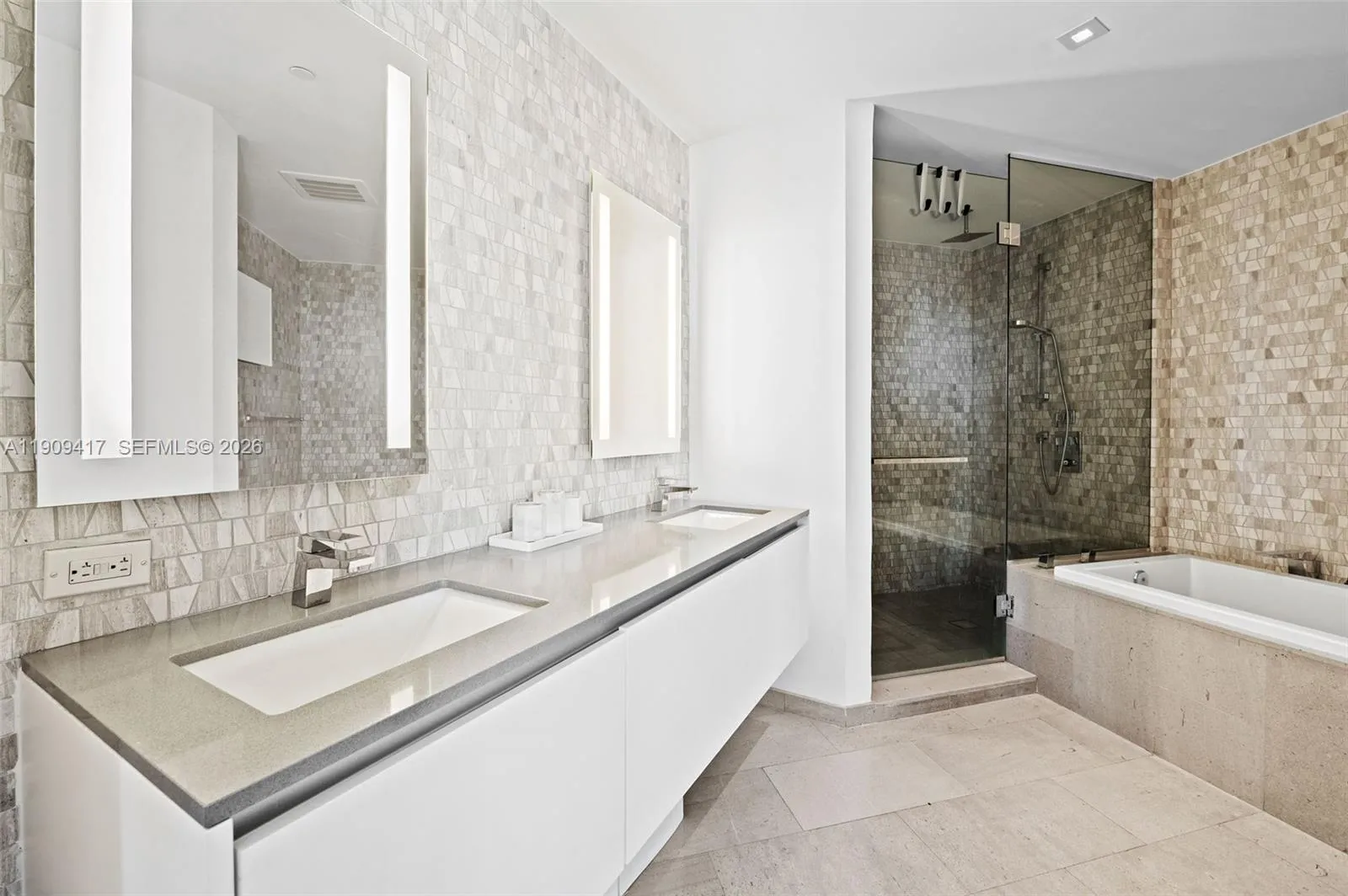 88 Sw 7th St 3101, Miami, Florida 33130, Miami, Florida 33130, 2 Bedrooms Bedrooms, ,2 BathroomsBathrooms,Residential,For Sale,88 Sw 7th St 3101, Miami, Florida 33130,A11909417