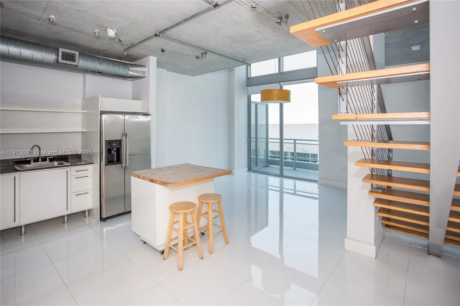 690 Sw 1st Ct Phi20, Miami, Florida 33130, Miami, Florida 33130, 3 Bedrooms Bedrooms, ,2 BathroomsBathrooms,Residential Lease,For Rent,690 Sw 1st Ct Phi20, Miami, Florida 33130,A11913081