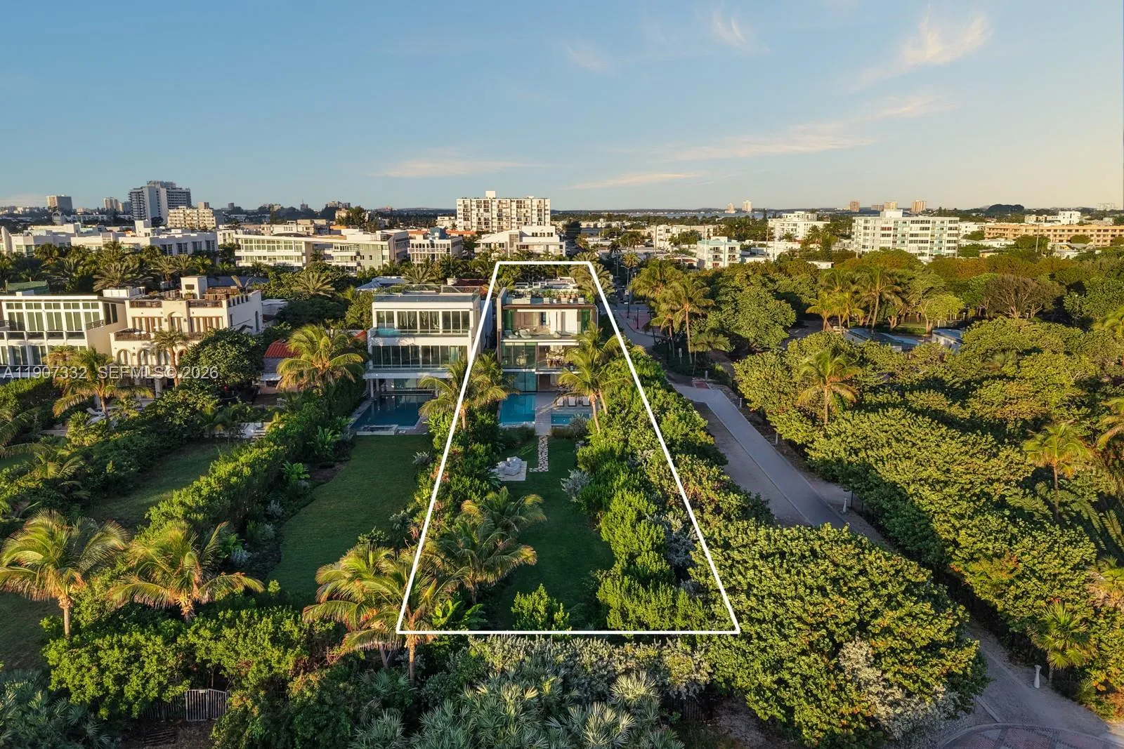 7845 Atlantic Way, Miami Beach, Florida 33141, Miami Beach, Florida 33141, 6 Bedrooms Bedrooms, ,8 BathroomsBathrooms,Residential,For Sale,7845 Atlantic Way, Miami Beach, Florida 33141,A11907332