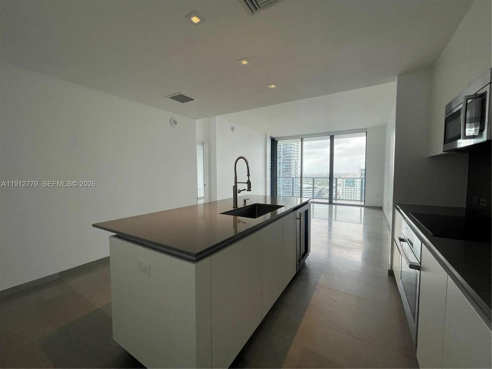 68 Se 6th St 3806, Miami, Florida 33131, Miami, Florida 33131, 1 Bedroom Bedrooms, ,1 BathroomBathrooms,Residential,For Sale,68 Se 6th St 3806, Miami, Florida 33131,A11912779