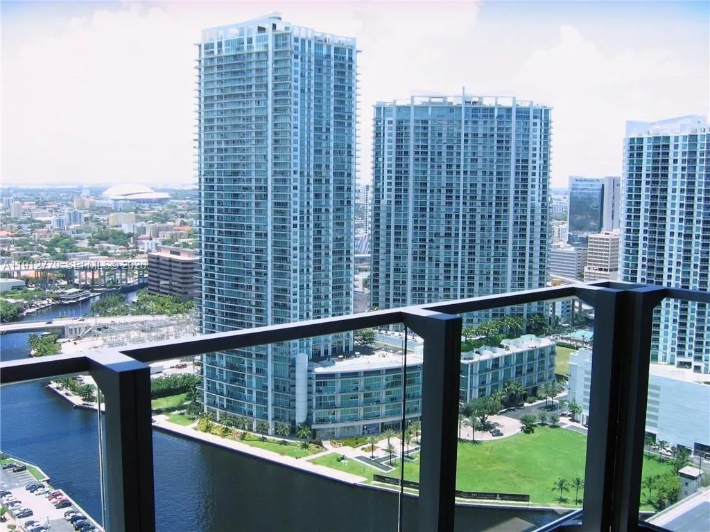 68 Se 6th St 3806, Miami, Florida 33131, Miami, Florida 33131, 1 Bedroom Bedrooms, ,1 BathroomBathrooms,Residential,For Sale,68 Se 6th St 3806, Miami, Florida 33131,A11912779