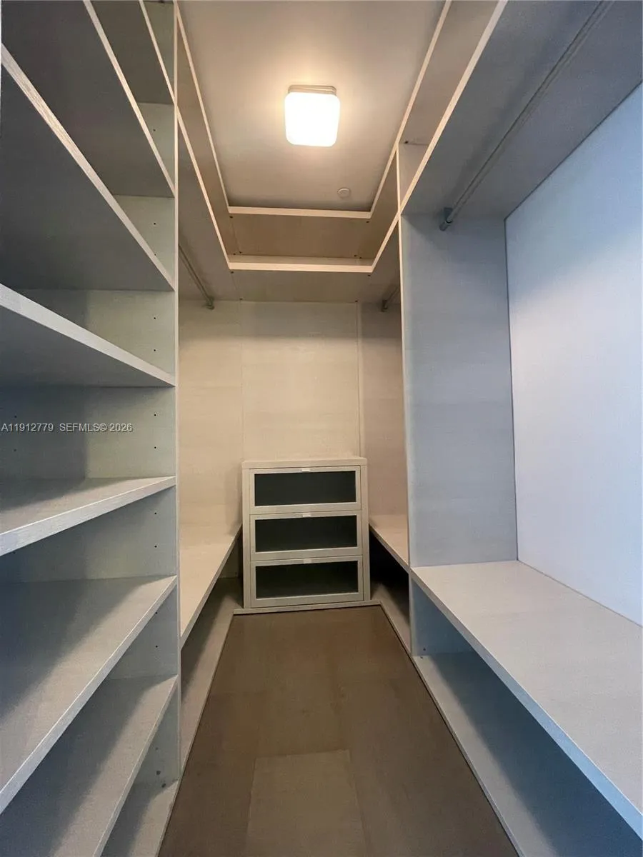 68 Se 6th St 3806, Miami, Florida 33131, Miami, Florida 33131, 1 Bedroom Bedrooms, ,1 BathroomBathrooms,Residential,For Sale,68 Se 6th St 3806, Miami, Florida 33131,A11912779