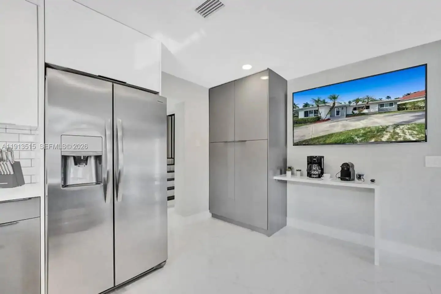 1241 Hollywood Blvd, Hollywood, Florida 33019, Hollywood, Florida 33019, 6 Bedrooms Bedrooms, ,4 BathroomsBathrooms,Residential Lease,For Rent,1241 Hollywood Blvd, Hollywood, Florida 33019,A11913515