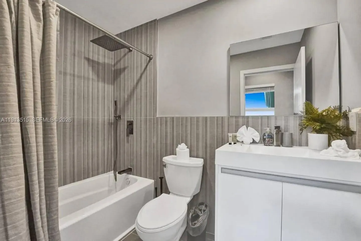1241 Hollywood Blvd, Hollywood, Florida 33019, Hollywood, Florida 33019, 6 Bedrooms Bedrooms, ,4 BathroomsBathrooms,Residential Lease,For Rent,1241 Hollywood Blvd, Hollywood, Florida 33019,A11913515