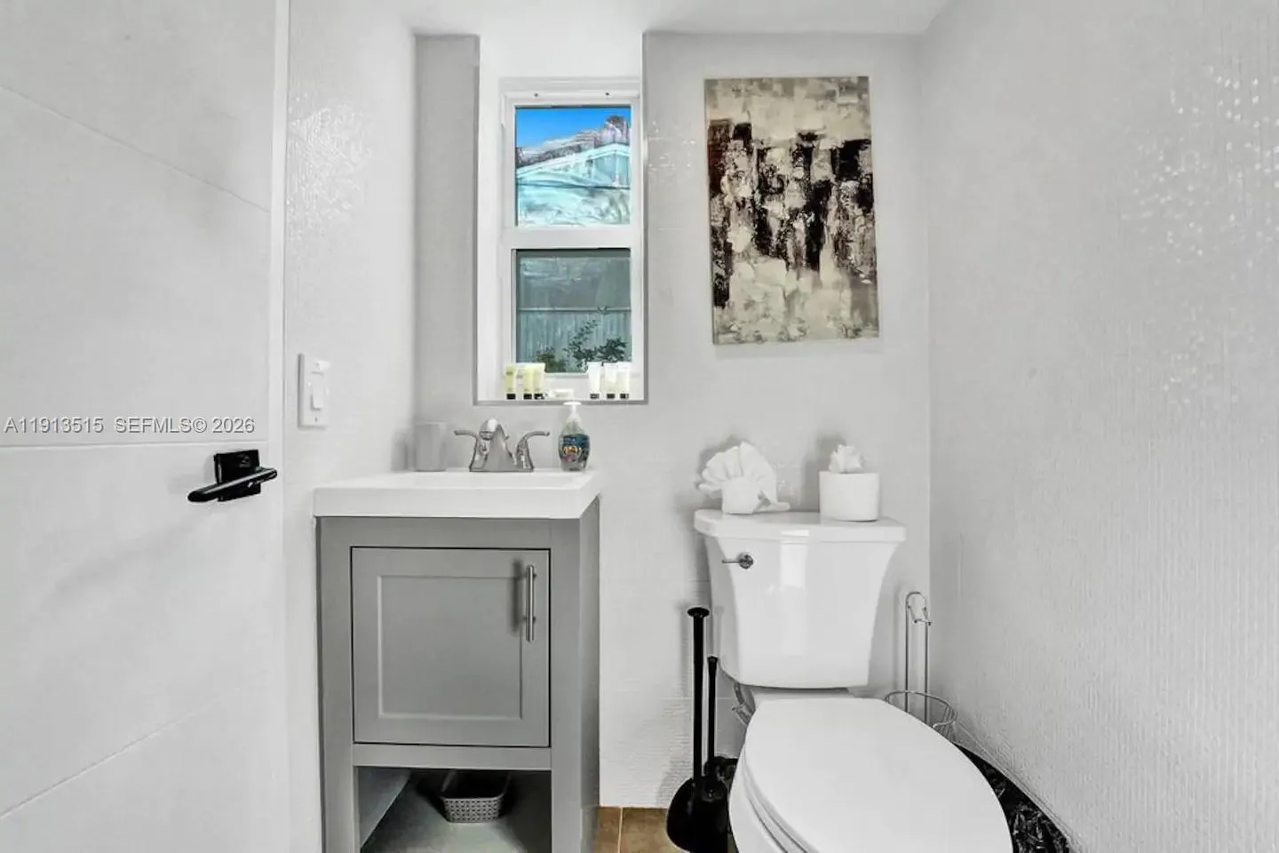 1241 Hollywood Blvd, Hollywood, Florida 33019, Hollywood, Florida 33019, 6 Bedrooms Bedrooms, ,4 BathroomsBathrooms,Residential Lease,For Rent,1241 Hollywood Blvd, Hollywood, Florida 33019,A11913515