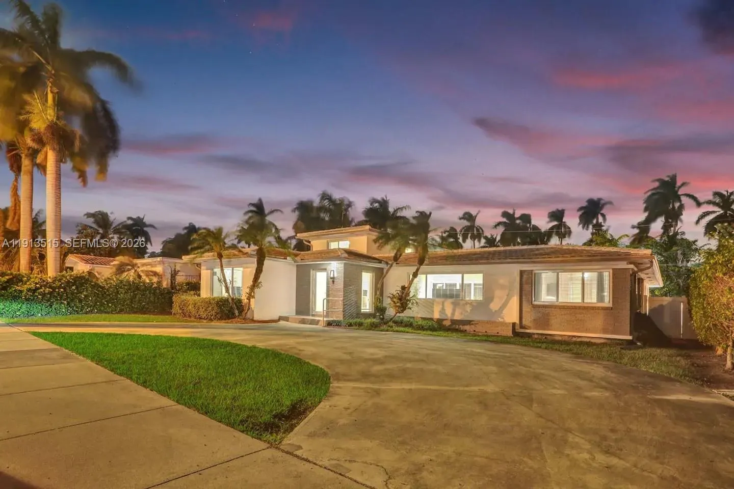 1241 Hollywood Blvd, Hollywood, Florida 33019, Hollywood, Florida 33019, 6 Bedrooms Bedrooms, ,4 BathroomsBathrooms,Residential Lease,For Rent,1241 Hollywood Blvd, Hollywood, Florida 33019,A11913515